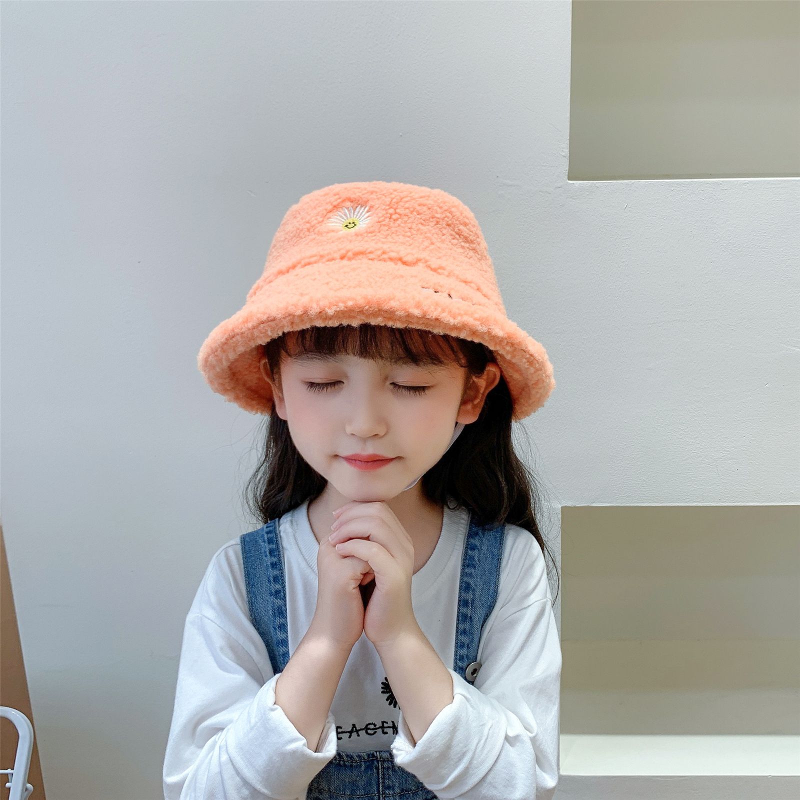 Children hat Fisherman hat boys and girls Autumn winter baby Korean version hood lamb down thickened basin hat fashion trend thumbnail