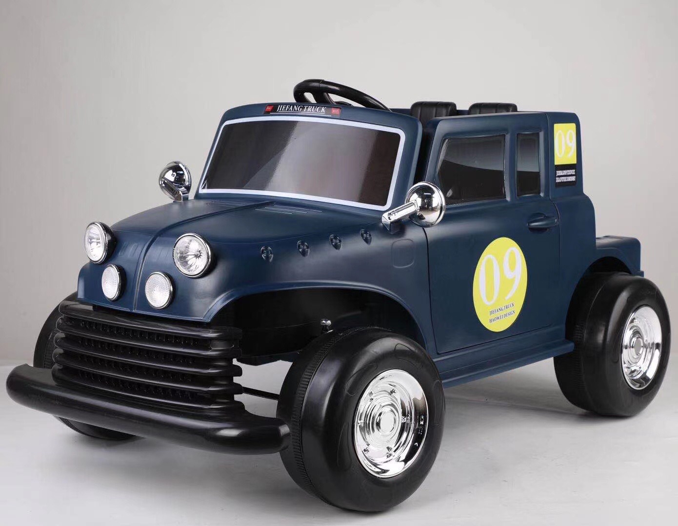 New children's electric four-wheeler, grandpa's bike, retro bike Application Scenario