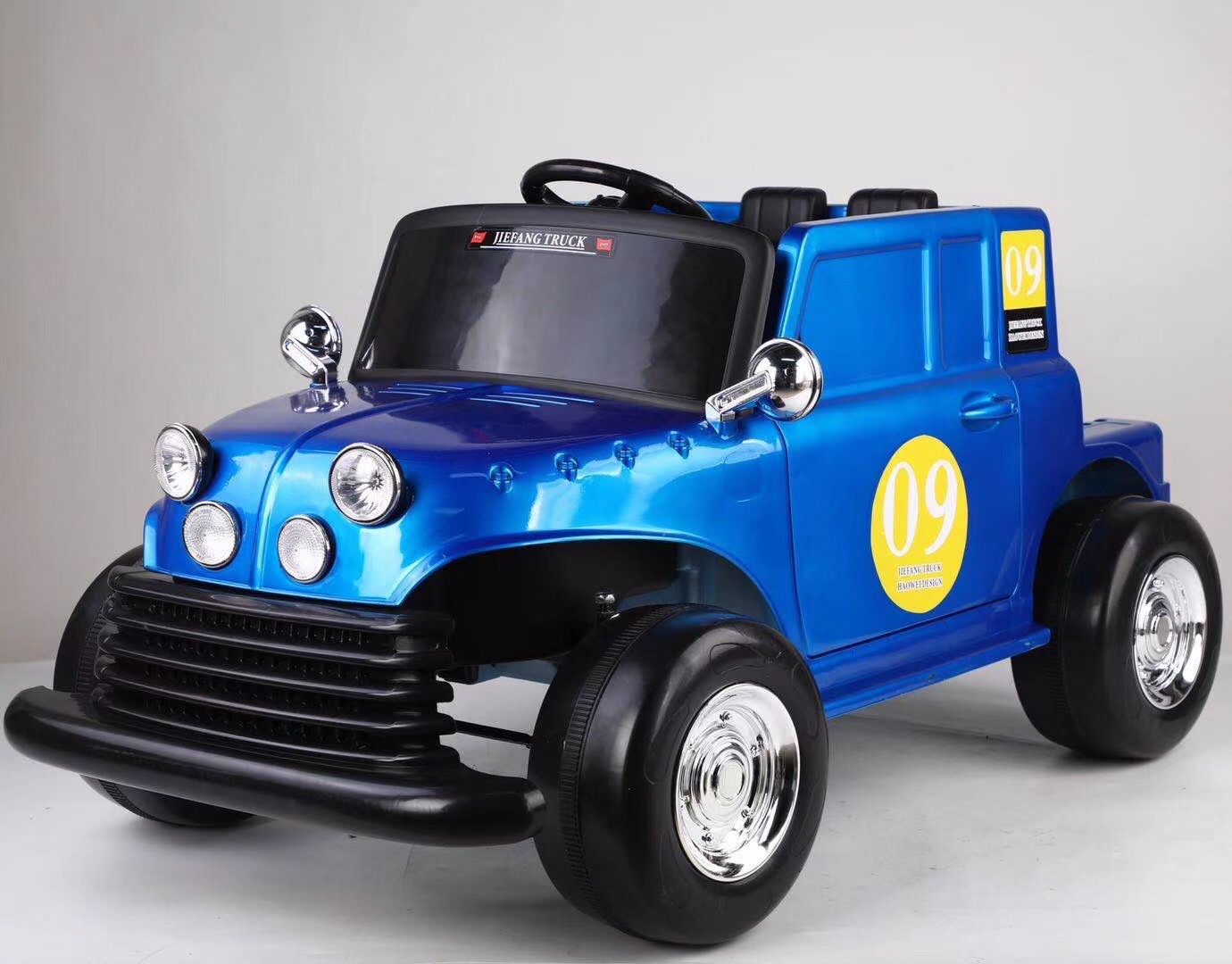 New children's electric four-wheeler, grandpa's bike, retro bike undefined