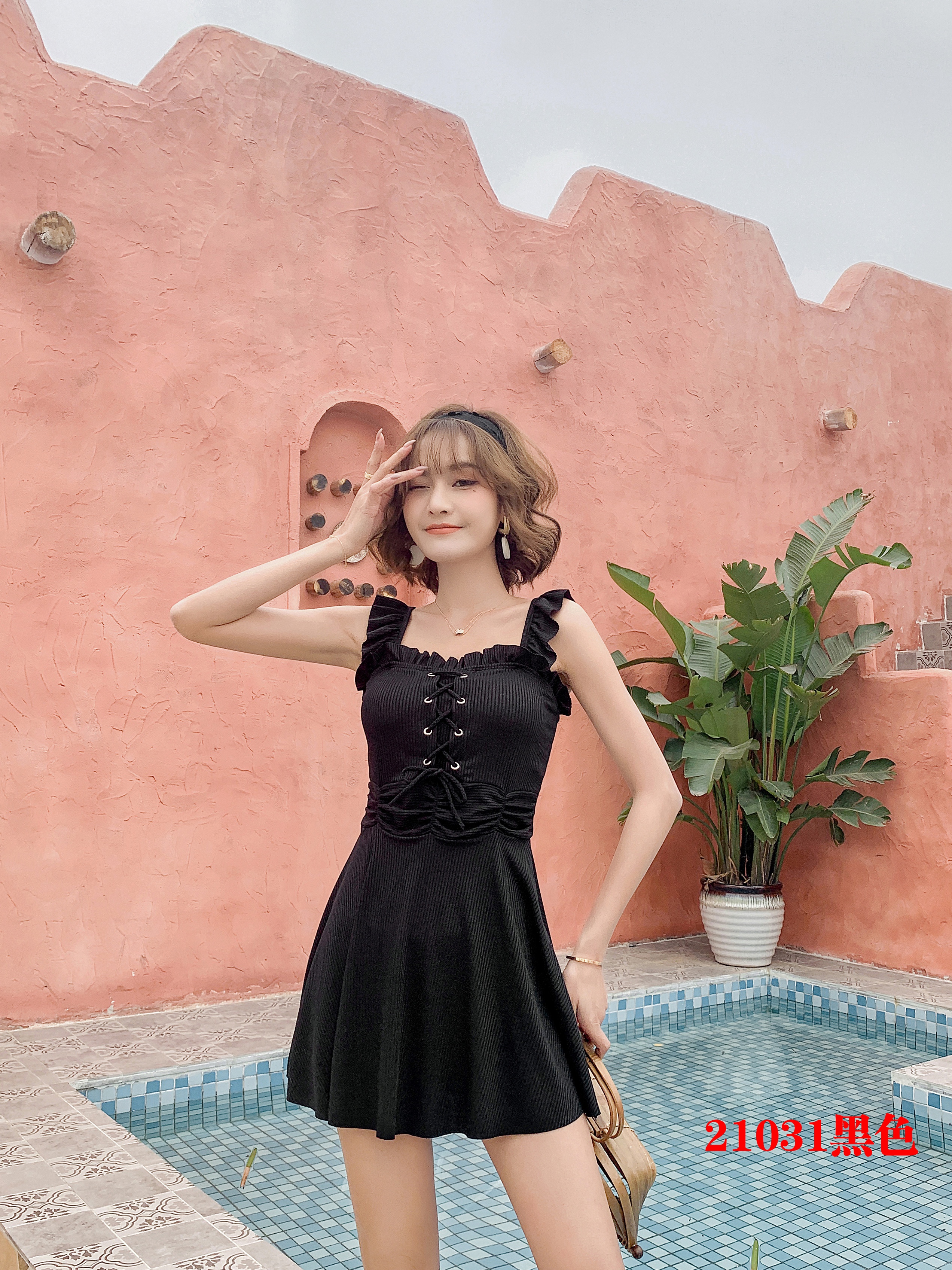 21031#最新面料坑条布连体泳衣：黑色、粉色，黄色、兰色细节图