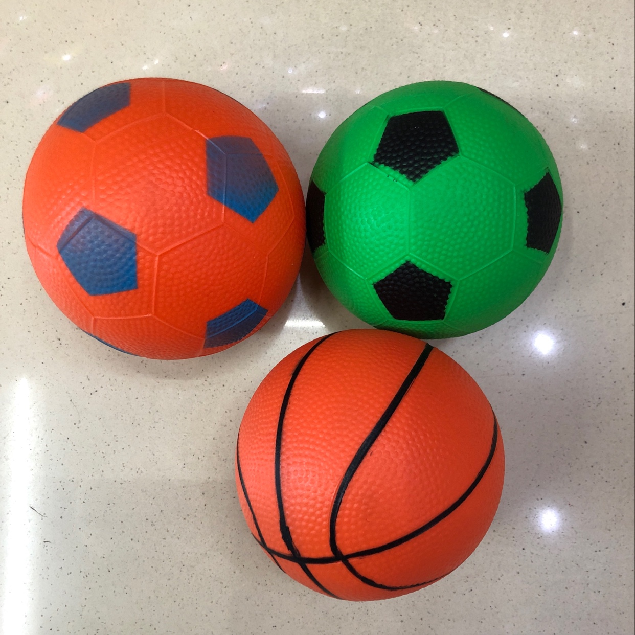 厂家直销PVC儿童充气小篮球/皮球/小足球