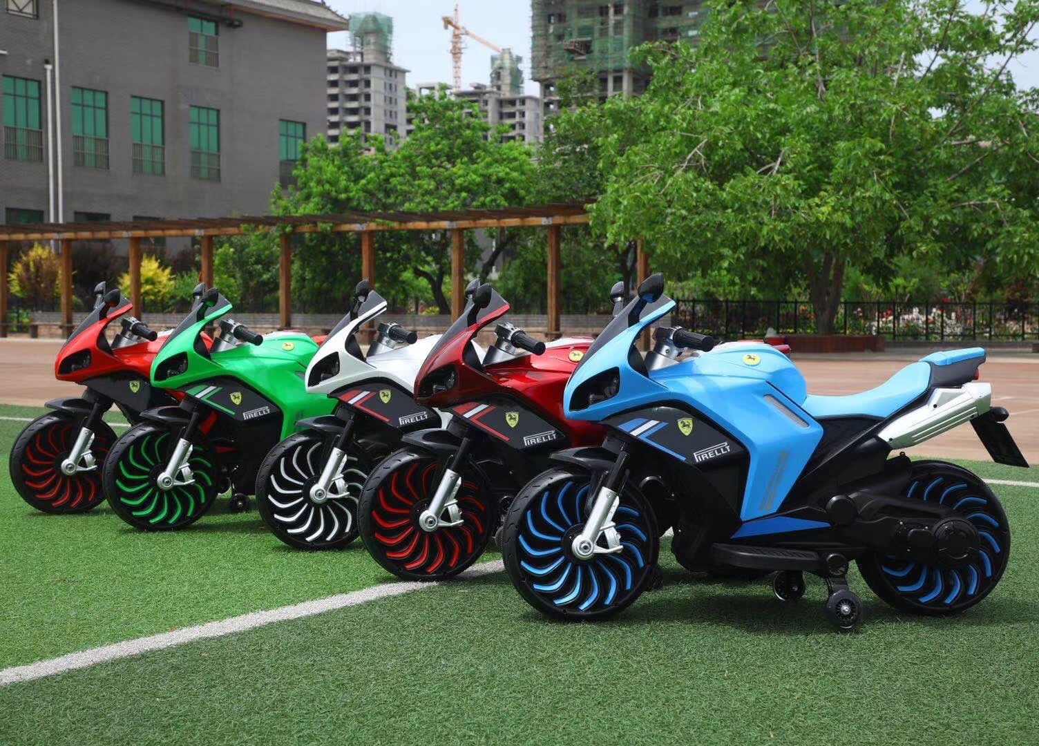 The largest children's electric motorcycle in the market is suitable for children aged 2 to 9 and can be equipped with a spray details Picture