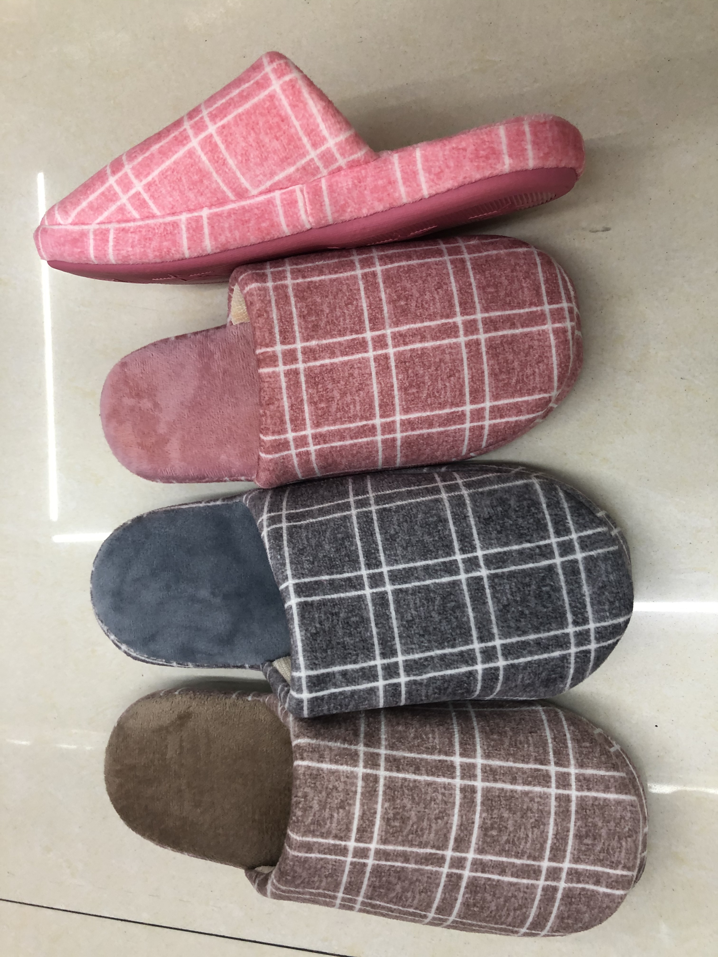 Autumn and winter home slippers featuring large checkered couple cotton slippers, a bestseller in foreign trade undefined
