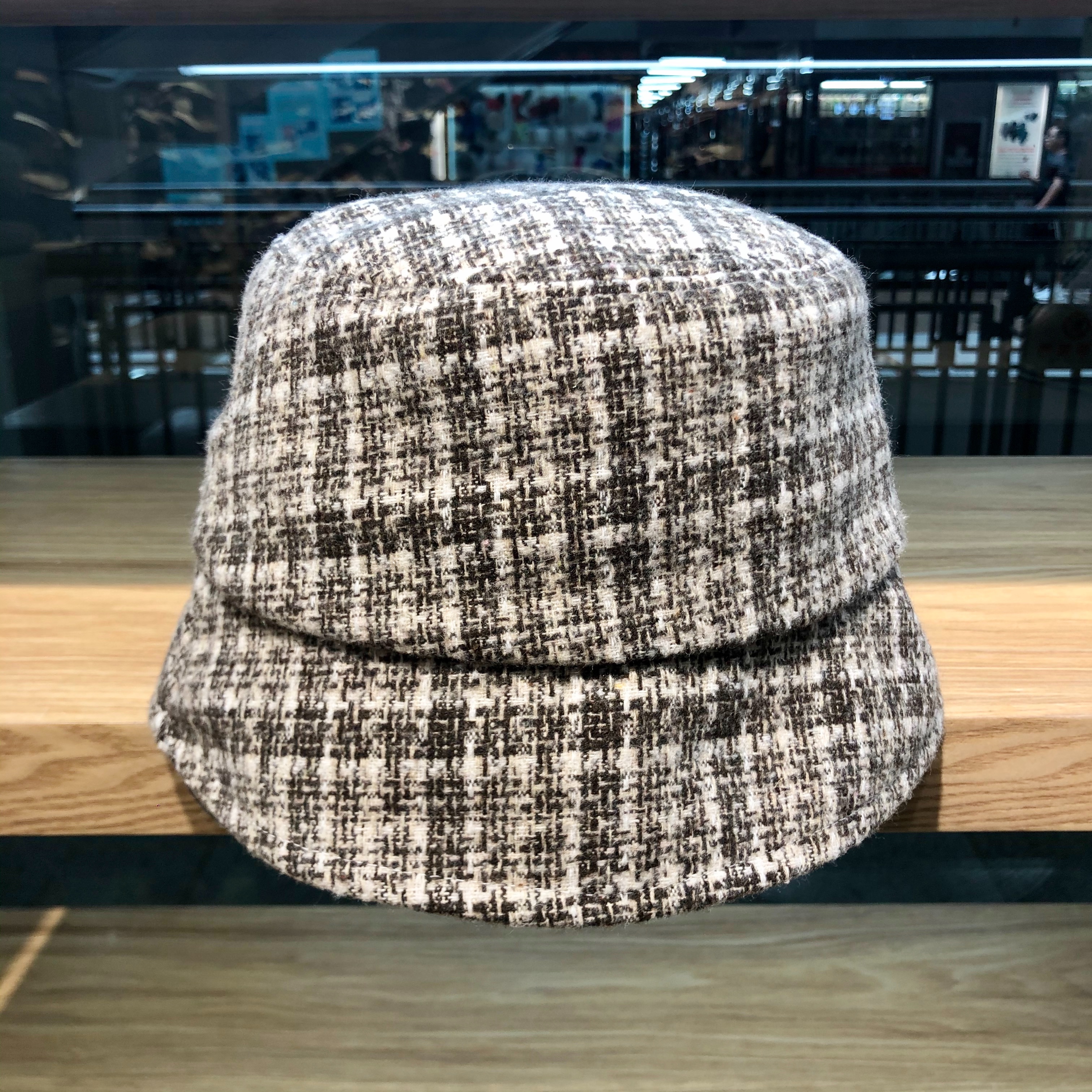 KK HAT's classic woolen bucket hat for autumn and winter is a versatile and fashionable wide hat for going out detail image 2