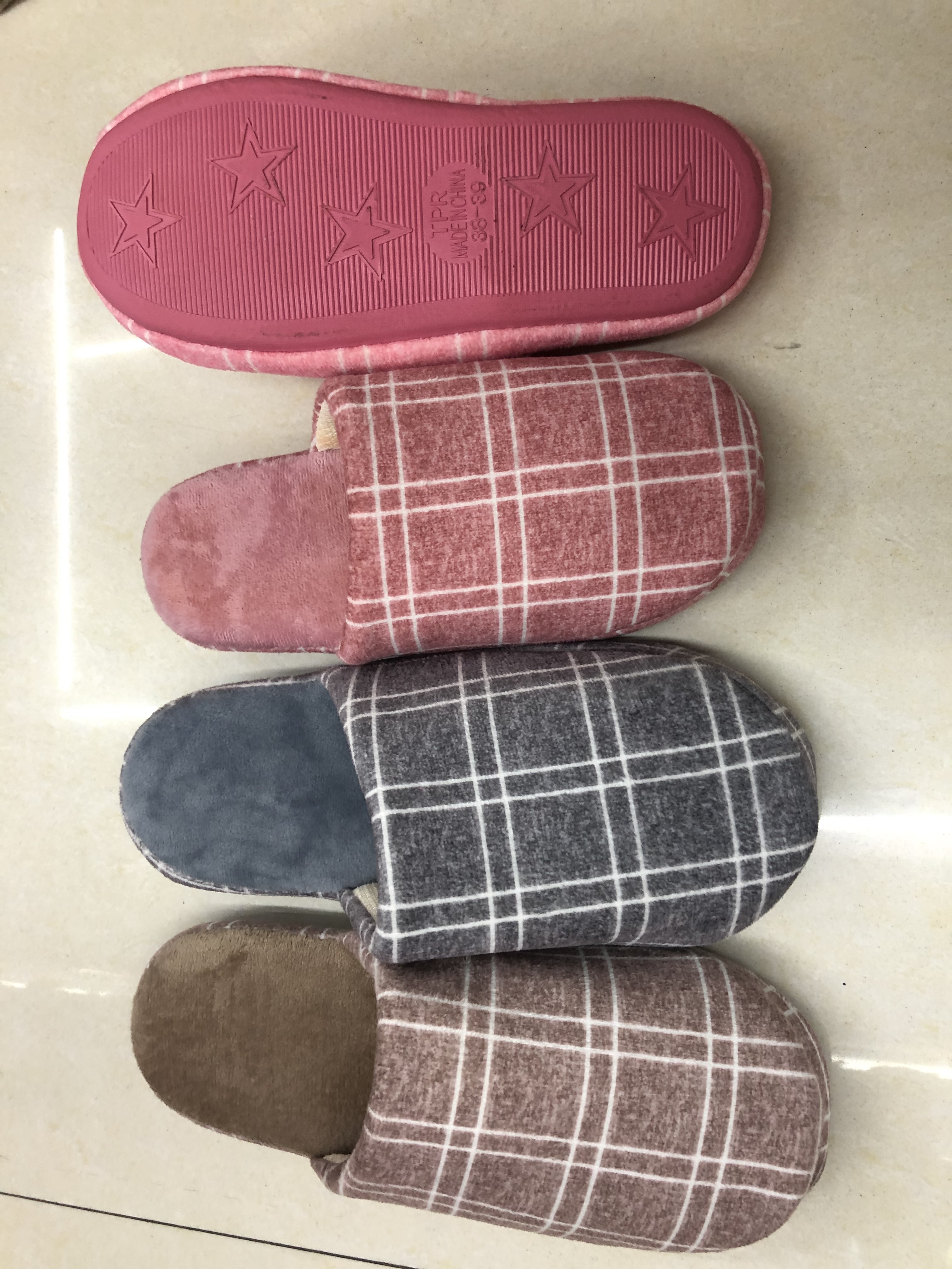 Autumn and winter home slippers featuring large checkered couple cotton slippers, a bestseller in foreign trade detail image 5