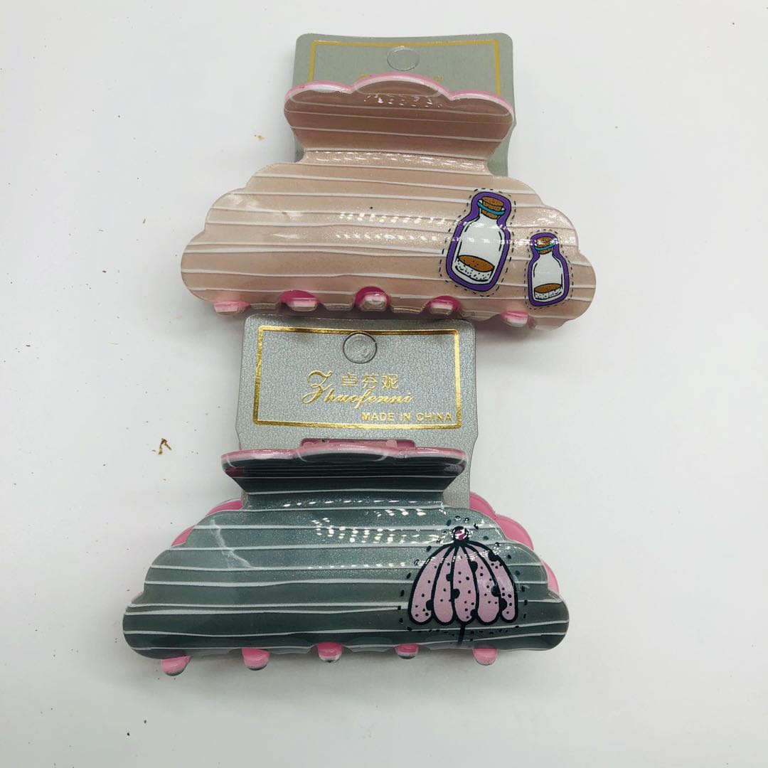 Cute cartoon fruit animal acrylic hair clips for girls, sweet back of the head hair clips, texture hair grabbers Application Scenario