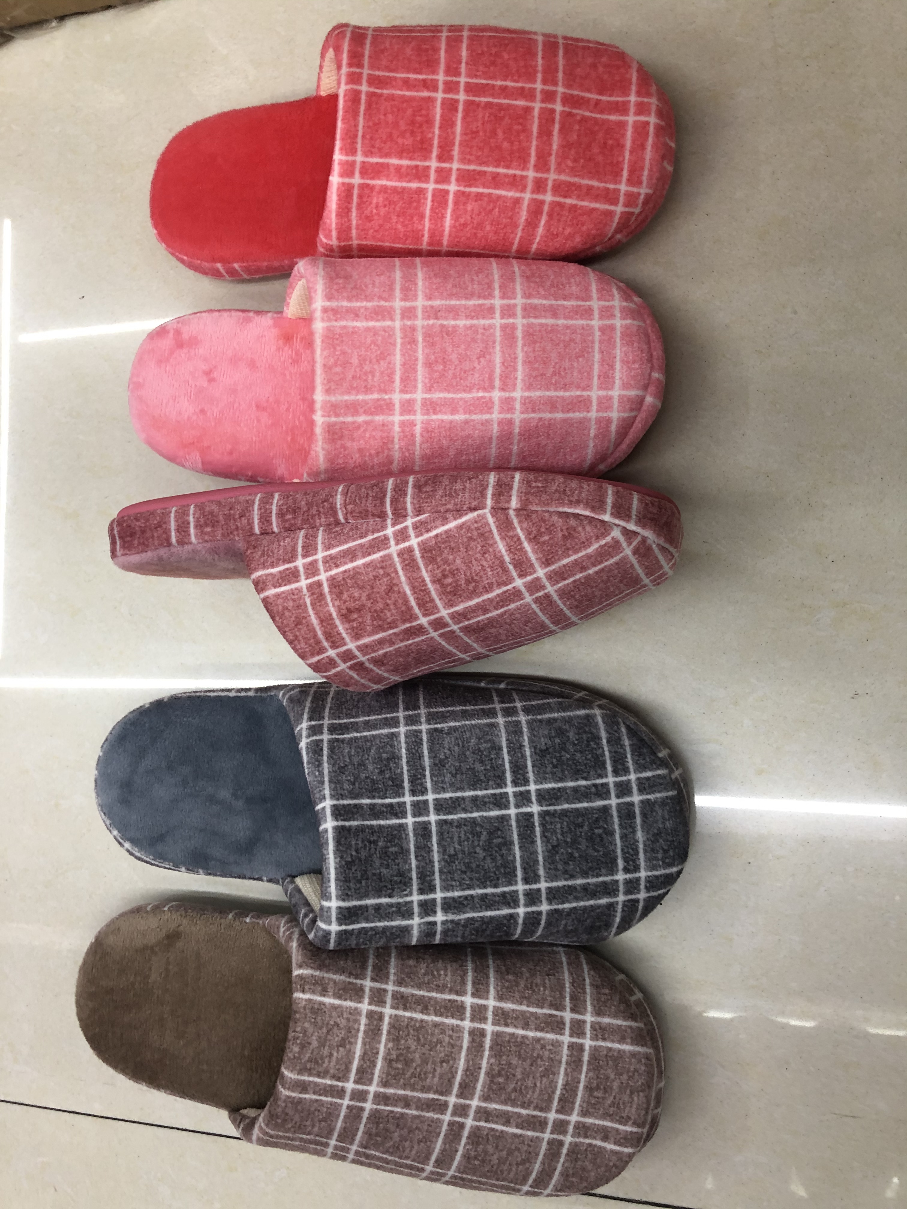 Autumn and winter home slippers featuring large checkered couple cotton slippers, a bestseller in foreign trade detail image 1