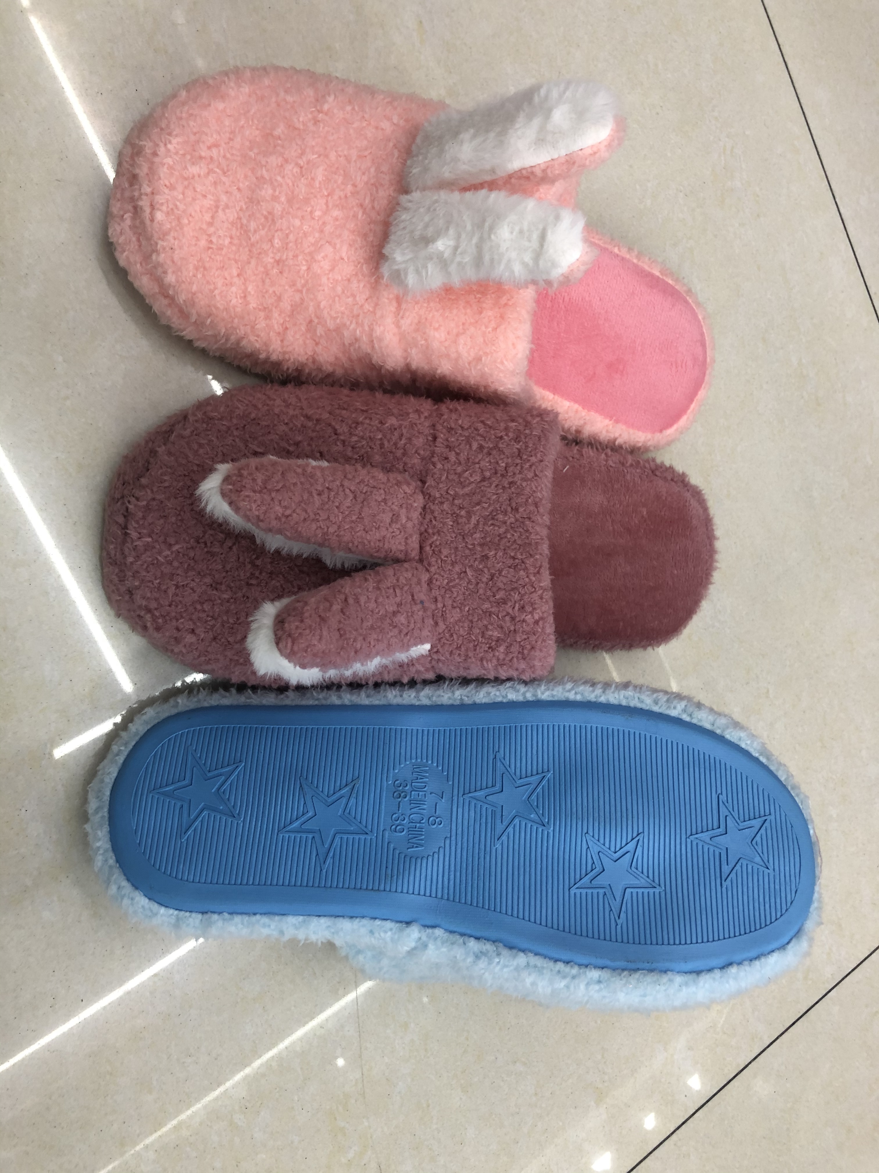 2020 New cartoon-ear women's plush slippers/indoor plush slippers Application Scenario