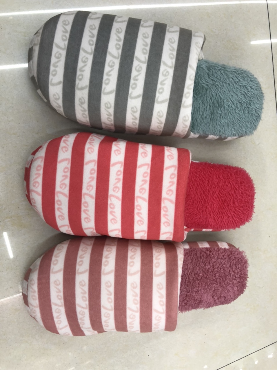 The best-selling indoor cotton slippers with the stripes and letters "love" for foreign trade exports