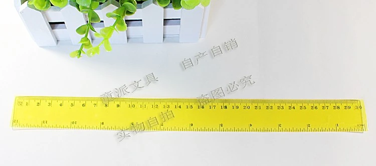30cm plastic straight rulers from the ruler factory are stationery for students' drawing and homework. Customized transparent plastic rulers are available for wholesale detail image 4
