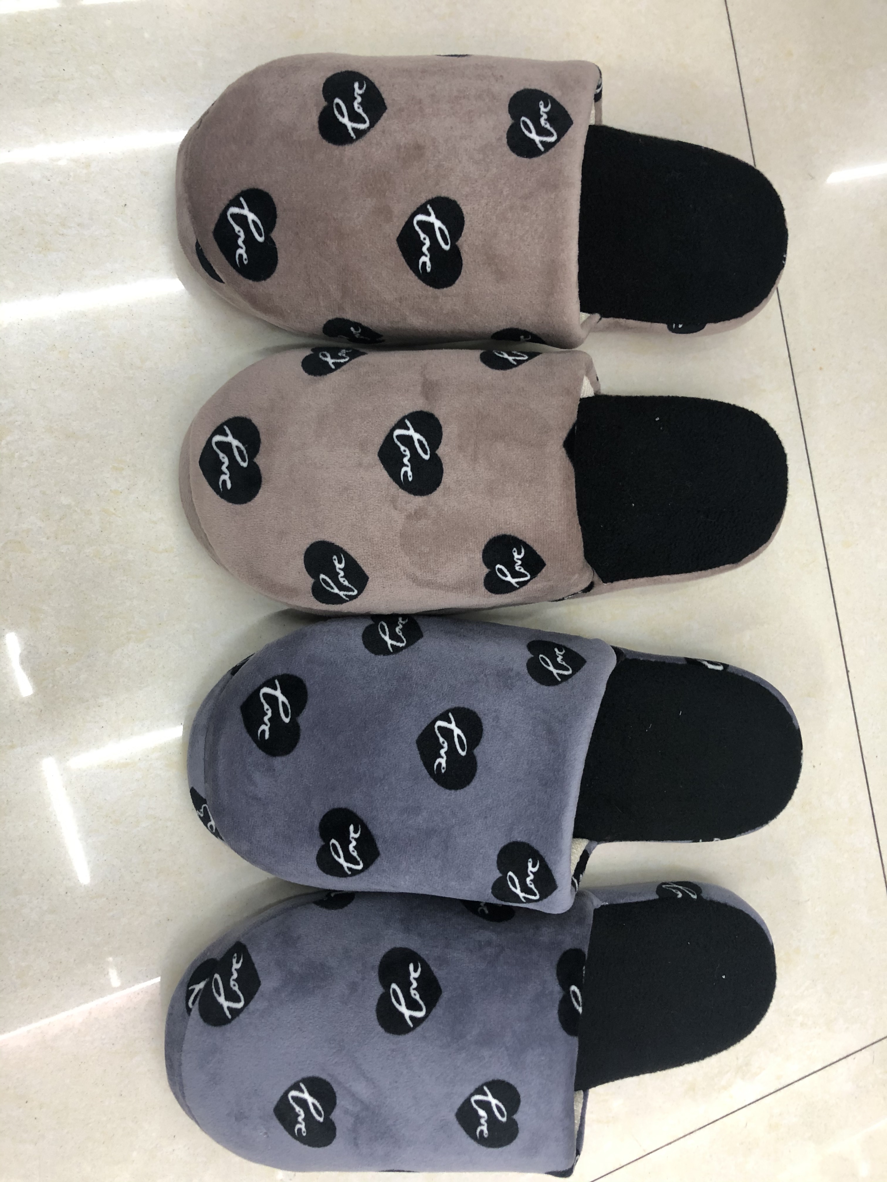 Hot-selling couple love cotton slippers, printed home cotton slippers Application Scenario