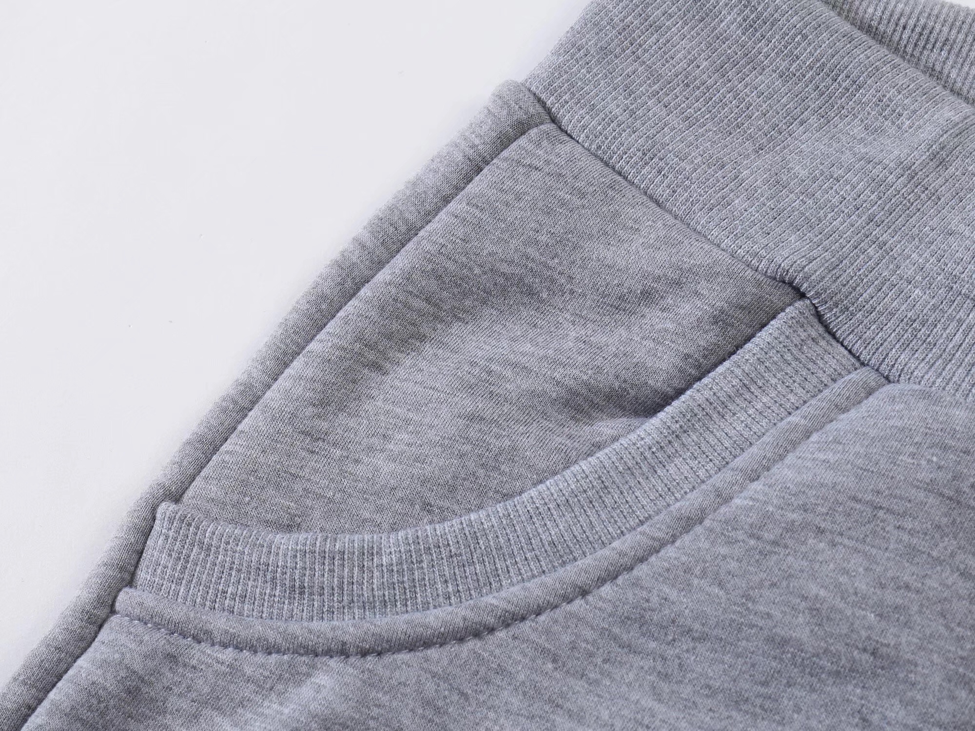 Casual Korean fleece solid color sweatpants, loose-fitting large half-sleeve top, pure cotton trendy men's T-shirt Application Scenario