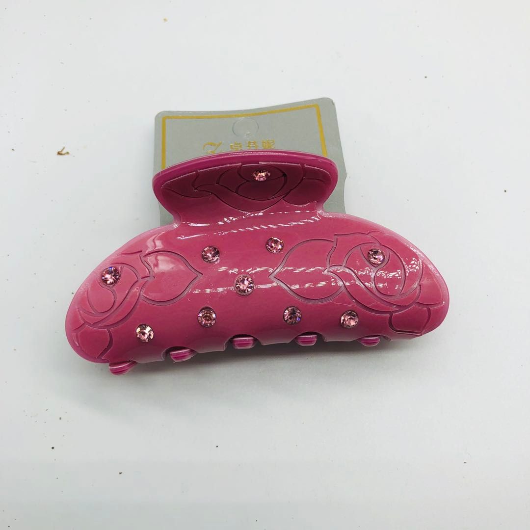 In stock: 9cm acrylic gripper, hair clip, powerful spring screw hair accessory, shower clip with carved dot drill Application Scenario
