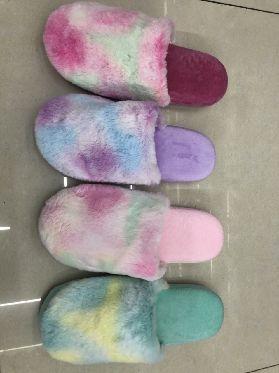 New tie-dyed rainbow-colored home slippers and plush cotton slippers for autumn and winter 2020