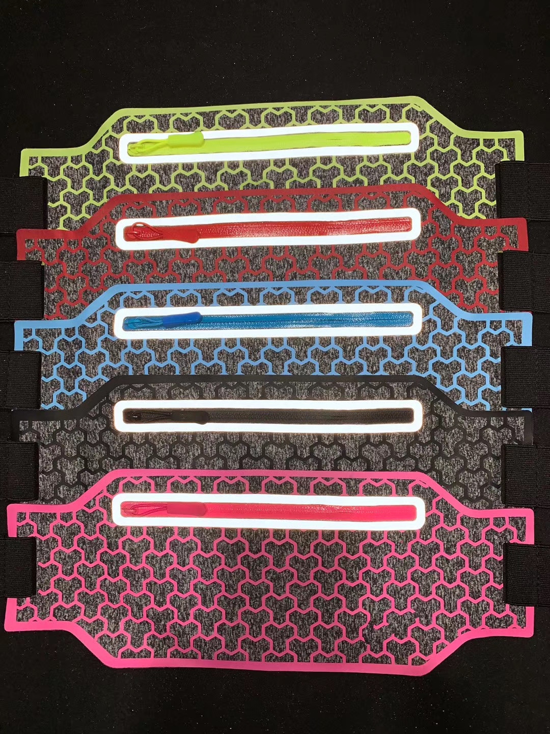 Silk-screened sports waist bag details Picture