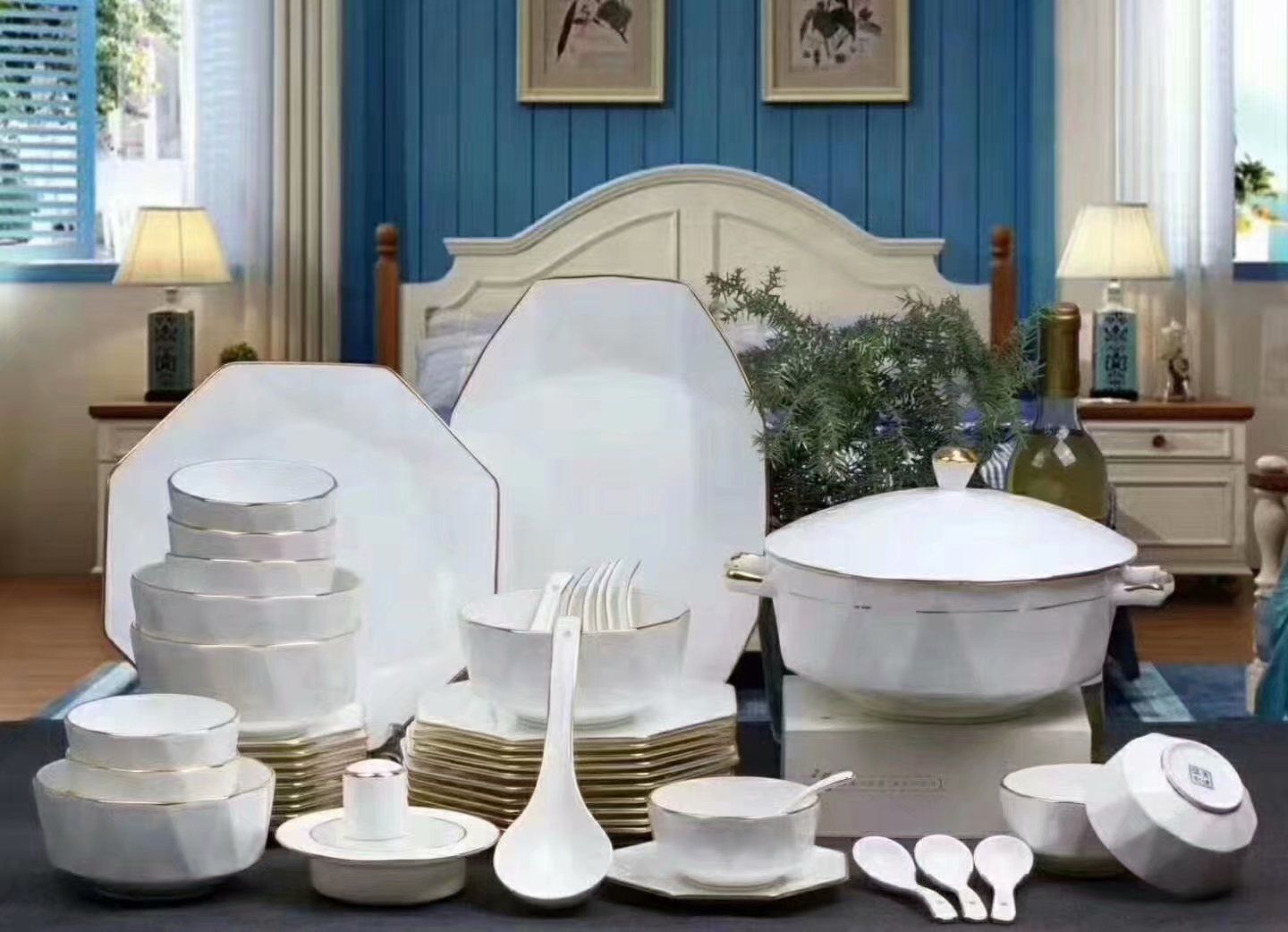 Jingdezhen 60 head high bone China tableware set Ceramic bowl, ceramic spoon, ceramic plate, bone China tableware set