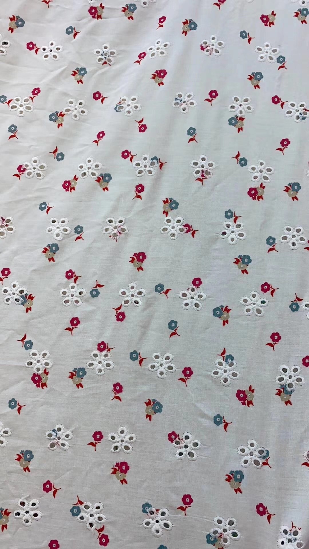 This fabric has a wide range of uses. It is sold directly by the manufacturer of clothing, headwear and hats. It is a high-quality product in stock and available for wholesale knitting details Picture