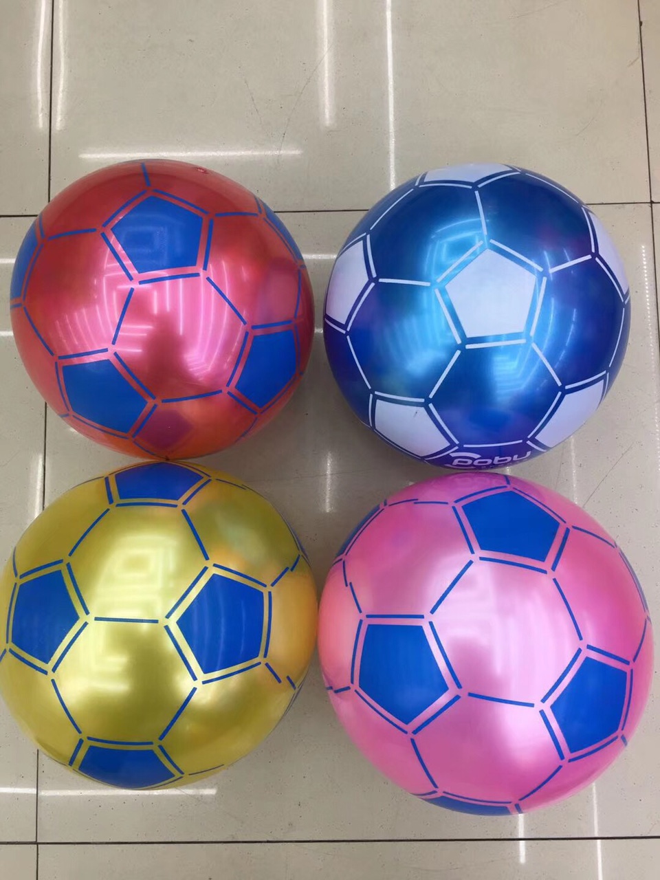 22 cm 60-gram football blocks mixed in color