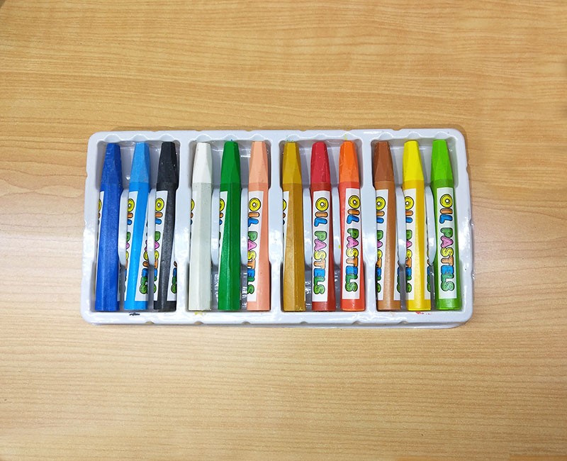 Factory direct sales of 12-color oil pastels, hexagonal children's drawing crayons, smooth and washable brushes, custom-made and available for wholesale detail image 2