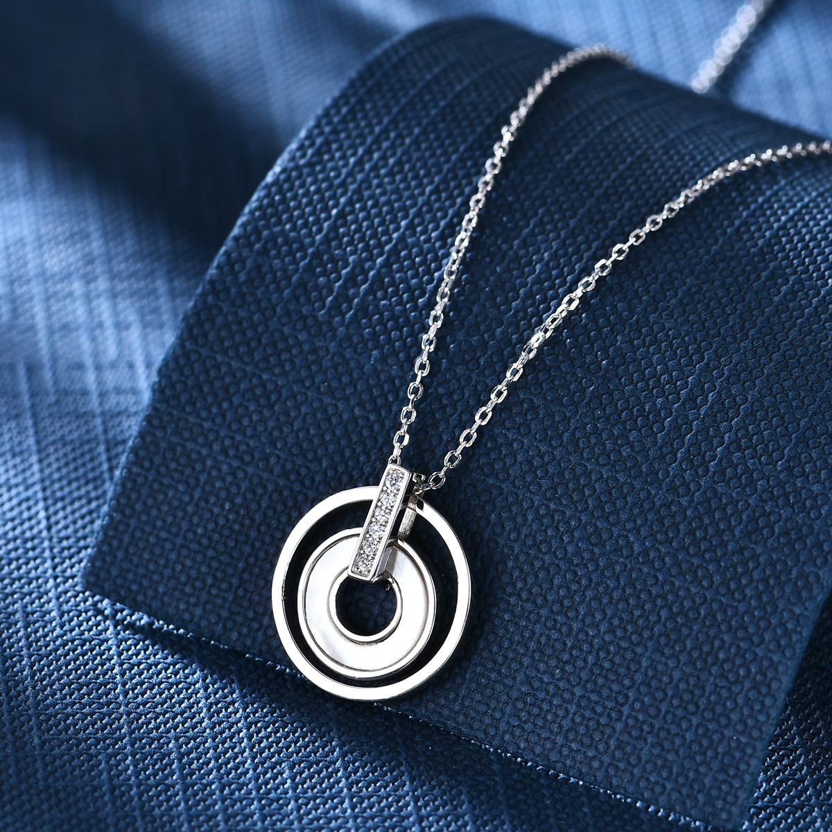 Anton Wolf Head sterling Silver 925 set Chain Necklace, Double loop mother-of-pearl material necklace for women, minimum order quantity one piece, free shipping