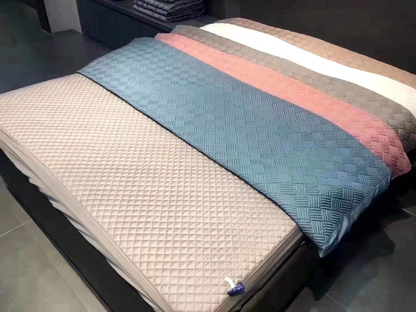 全棉水洗棉床笠单件纯棉加厚夹棉床罩床套防滑固定床垫保白底实物图