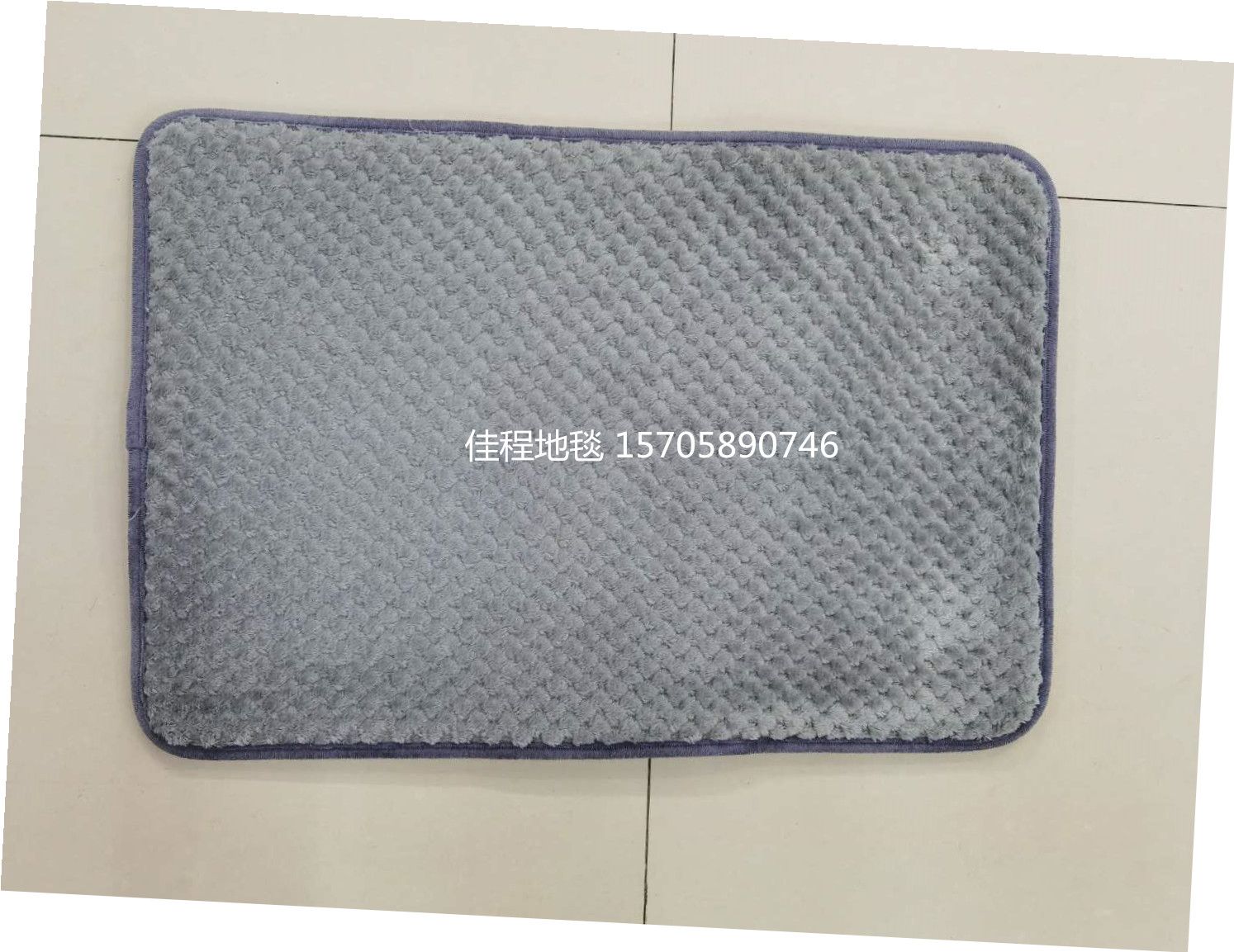 Plain granular fleece anti-slip mat, corn kernel floor mat, flannel granular fleece floor mat, new solid color foot mat, size 40*60cm, available in multiple colors for mixing Item Picture
