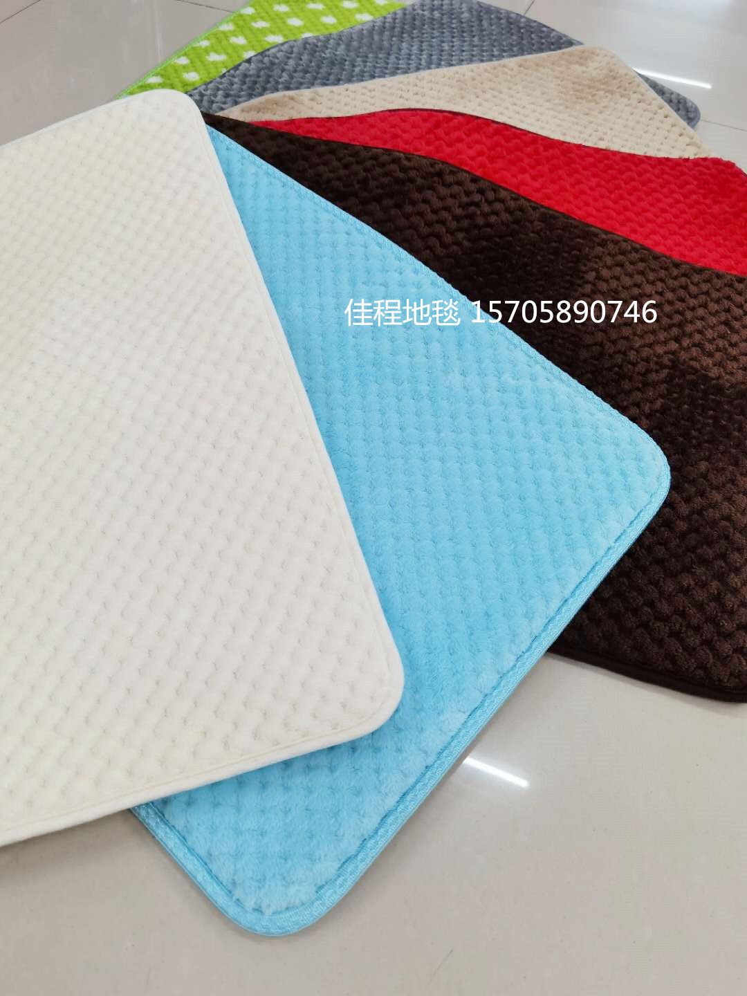 Plain granular fleece anti-slip mat, corn kernel floor mat, flannel granular fleece floor mat, new solid color foot mat, size 40*60cm, available in multiple colors for mixing details Picture