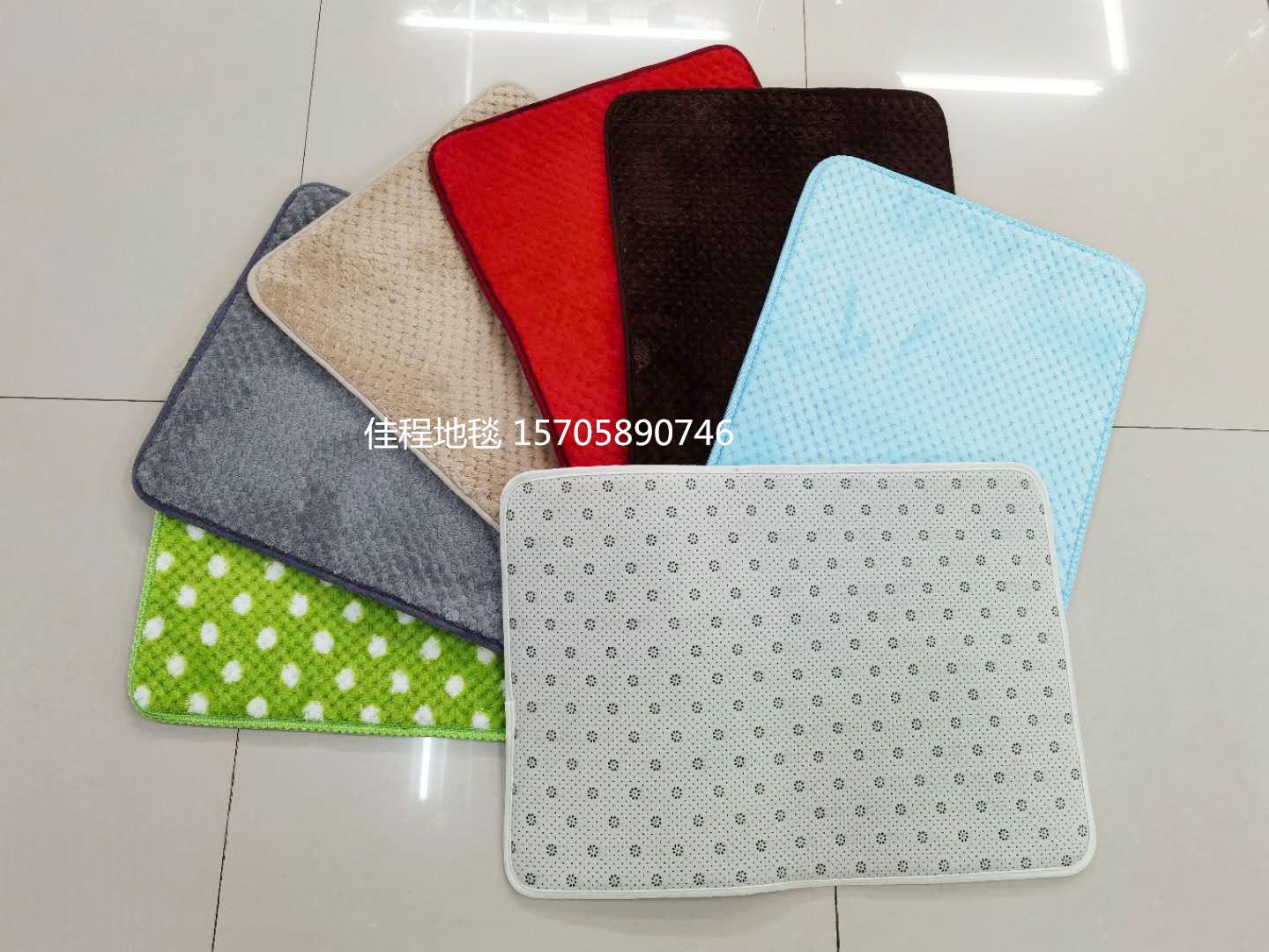 Plain granular fleece anti-slip mat, corn kernel floor mat, flannel granular fleece floor mat, new solid color foot mat, size 40*60cm, available in multiple colors for mixing full figure