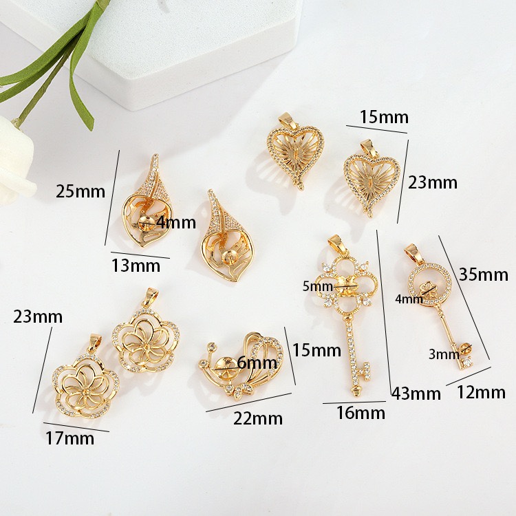 Zhongxing Accessories' new copper-plated 14k gold slightly inlaid zircon key pendant is a simple, fashionable and versatile necklace pendant accessory details Picture