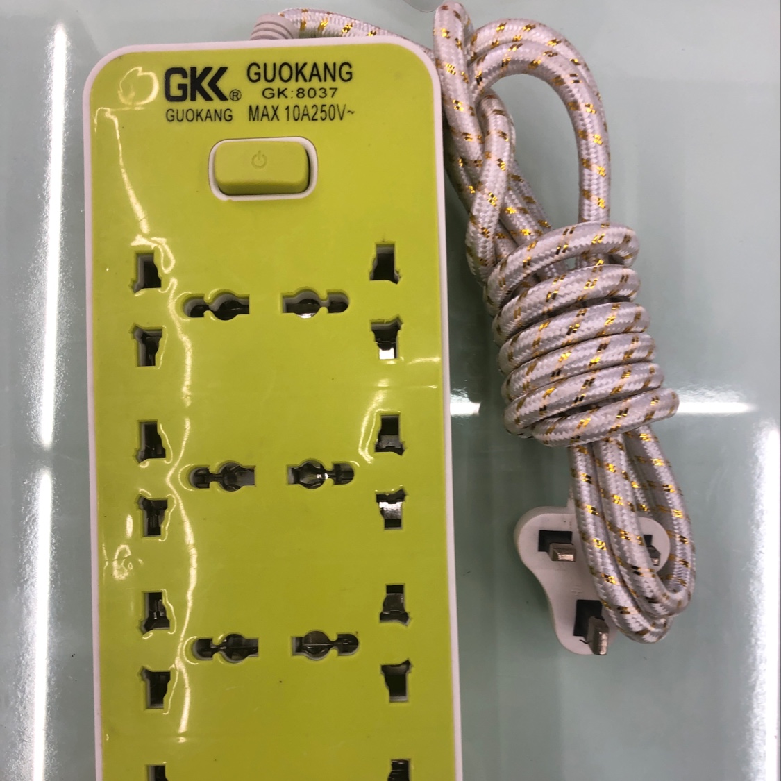 8037 مقبس
