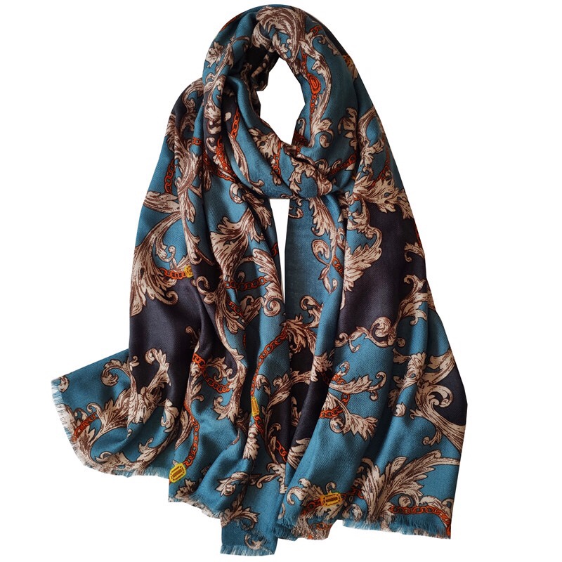 Women's Polyester Scarves Are Stylish And Versatile