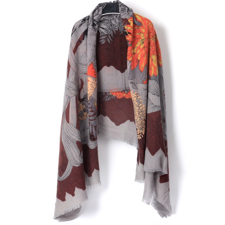 女士涤纶围巾时尚百搭爆款