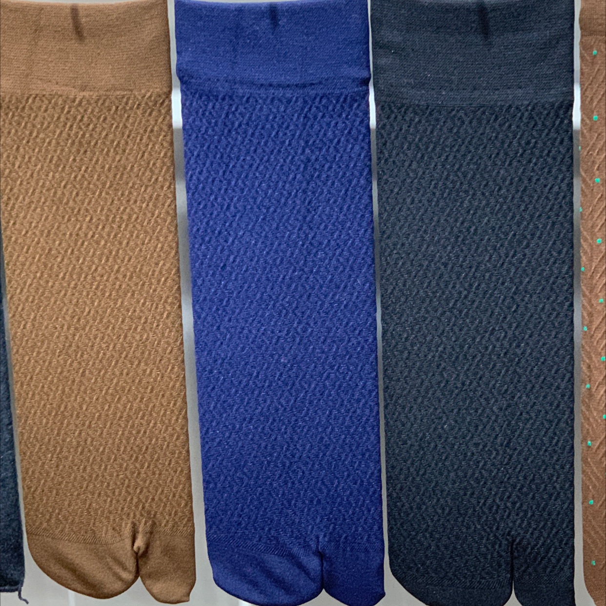 Polyester Jacquard Split Toe Drawing Socks
