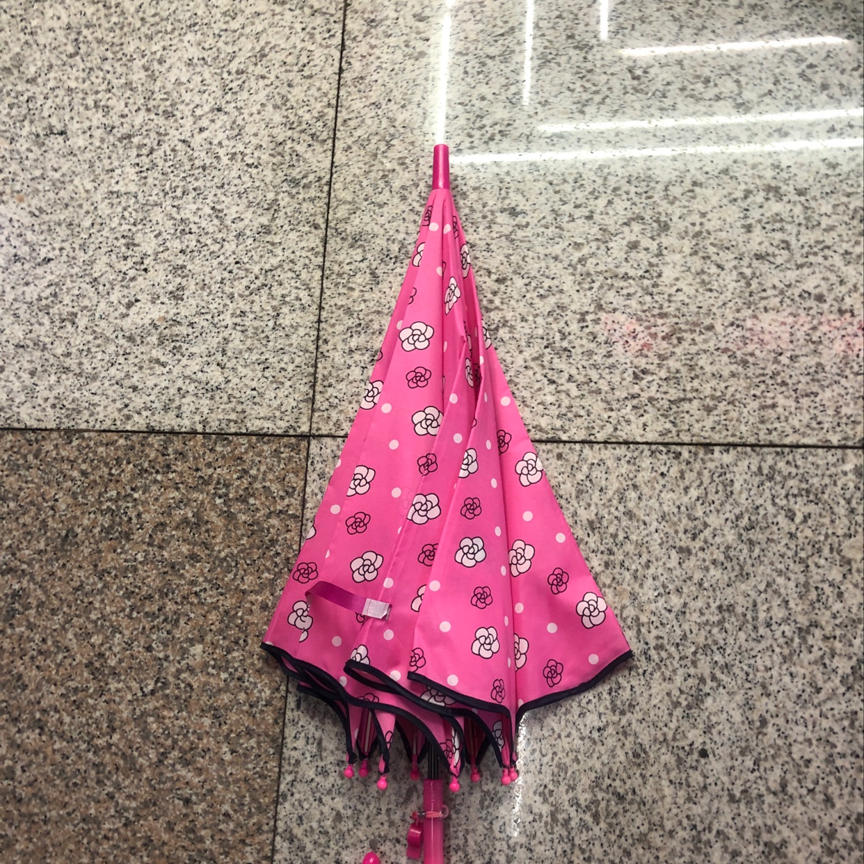 Wavy flower umbrella Application Scenario