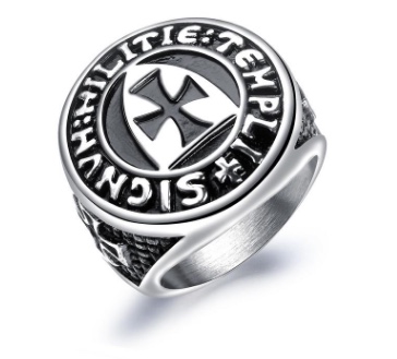 A popular titanium steel men's ring in Europe and America, a retro cross ring, a cast stainless steel men's ring, a bestseller on e-commerce platforms