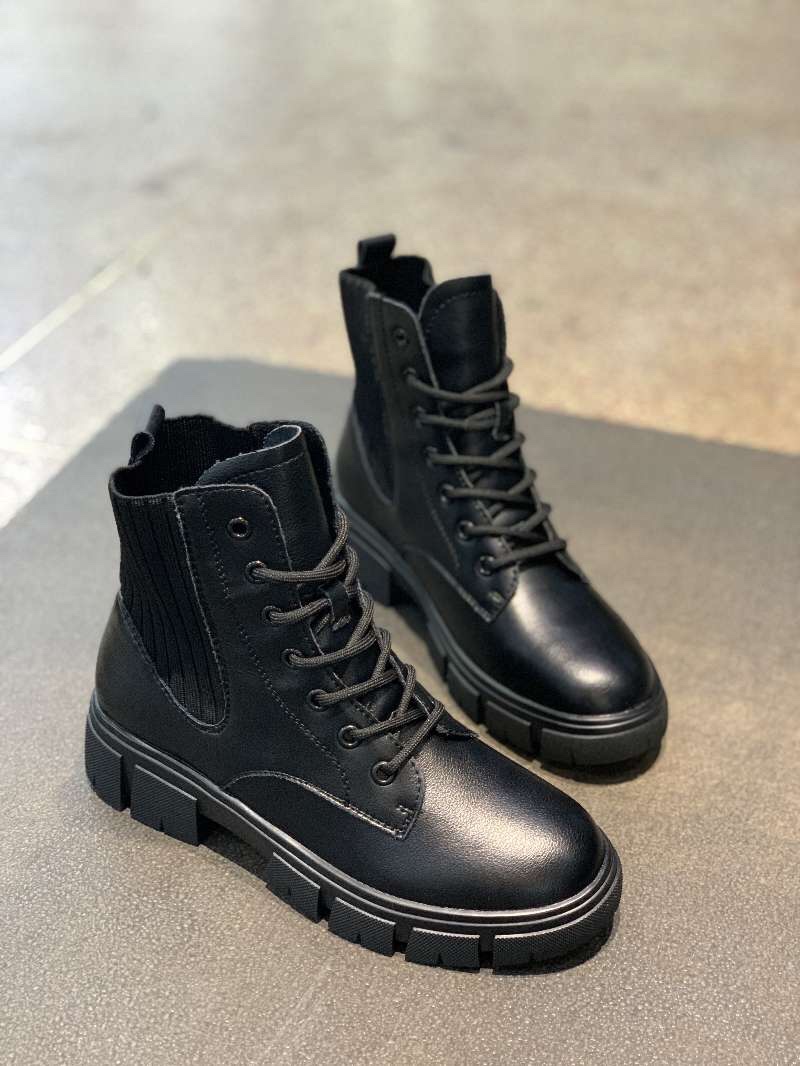Hot style Martin boots are beautiful thumbnail