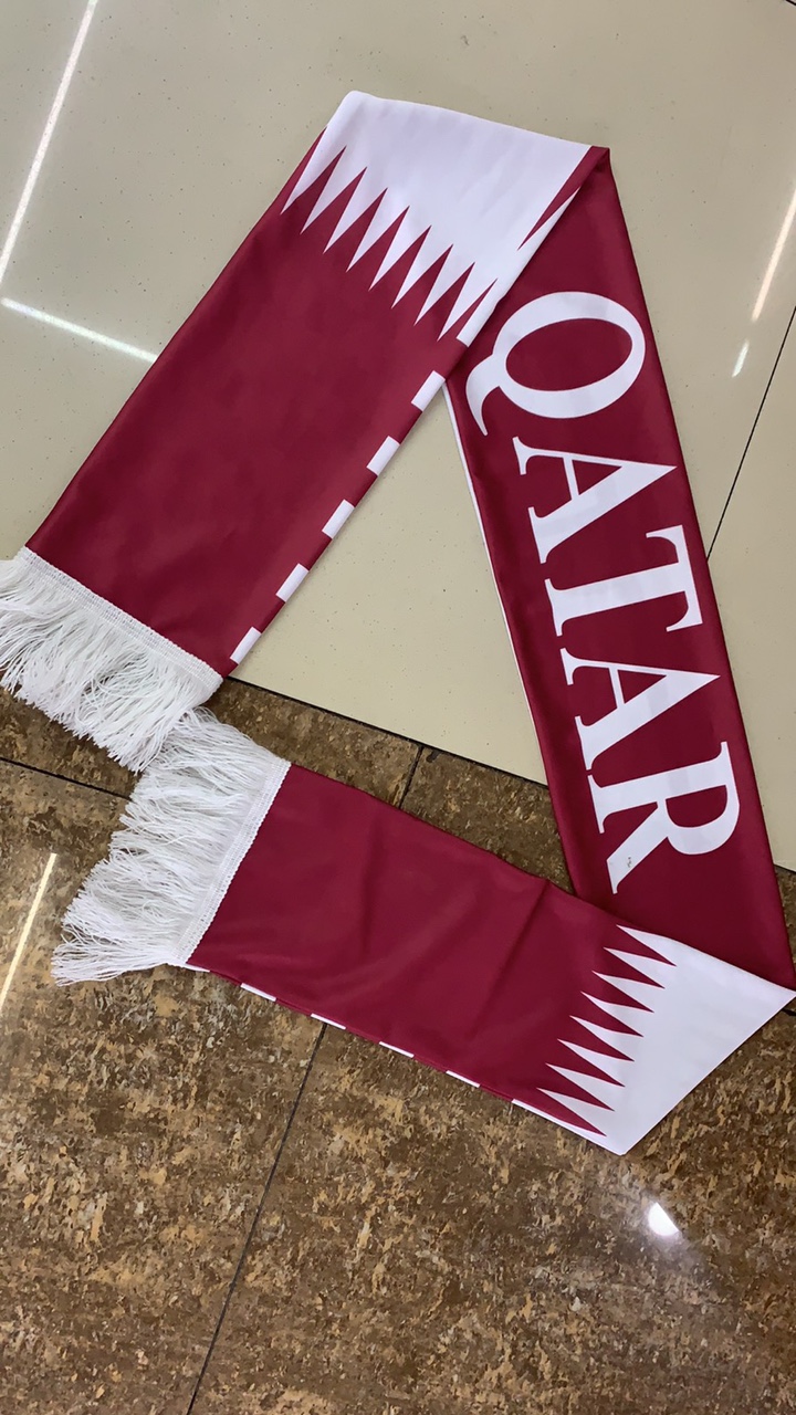 Qatar 🇶 🧣 🇦 scarf thumbnail