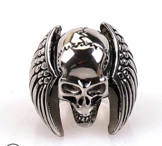 Best-selling ghost head ring, skull head titanium steel ring, fashionable and trendy ghost head wing ring, men's titanium steel ring ring details Picture