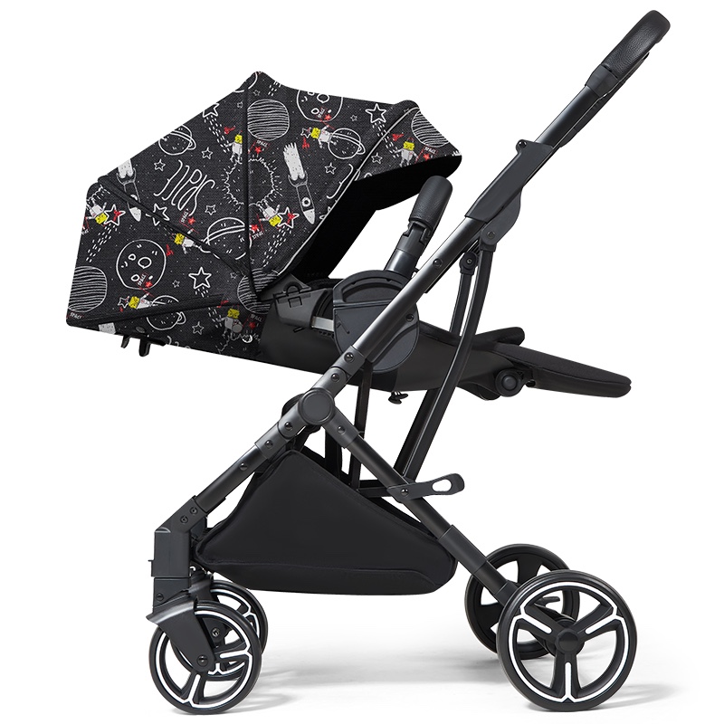 The high-view one-piece stroller is being pushed in both directions