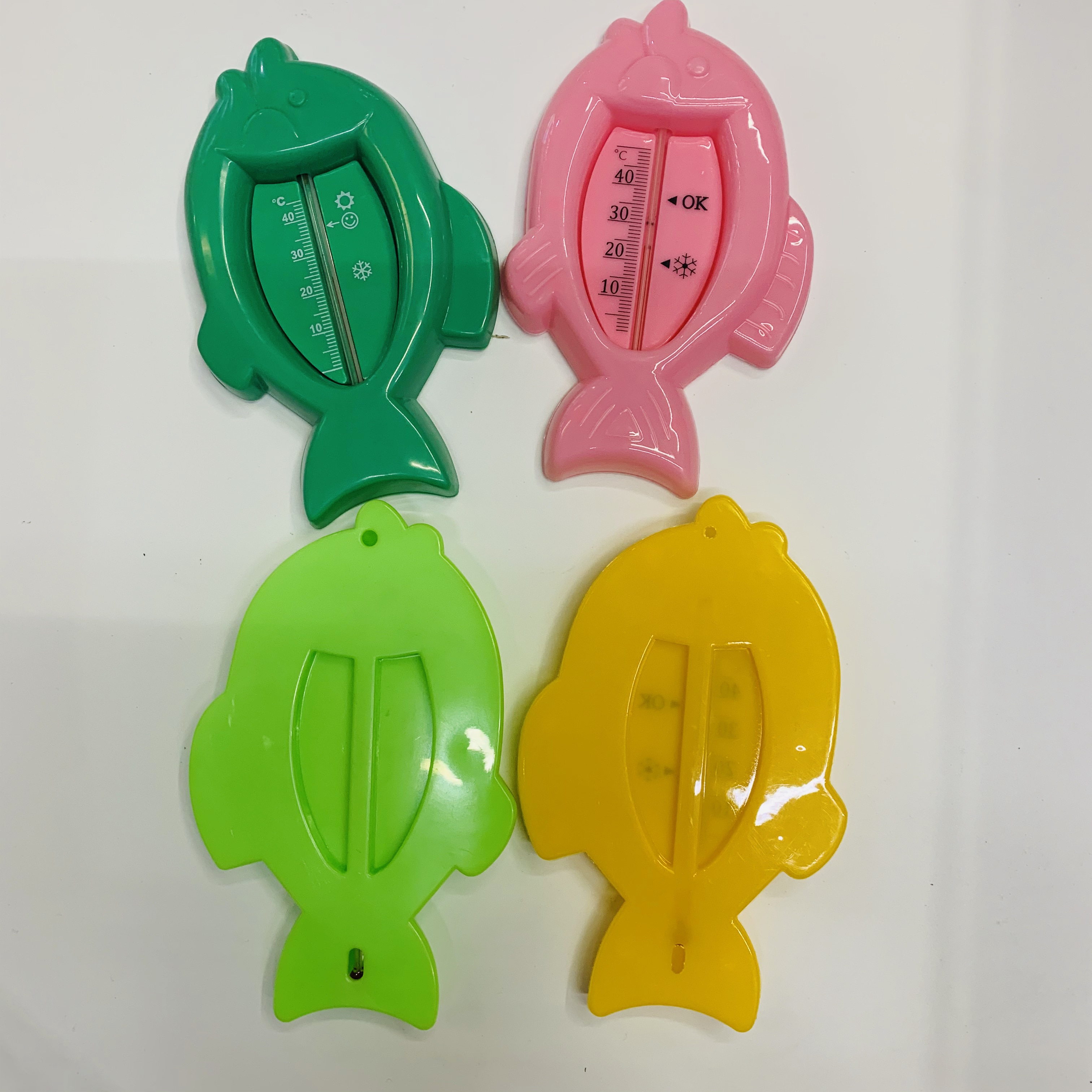 Big Fish cartoon plastic thermometer. Fish tank, bathing Specification image