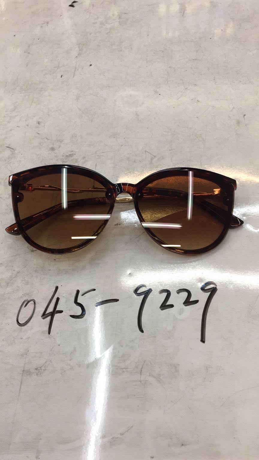 045-9229
