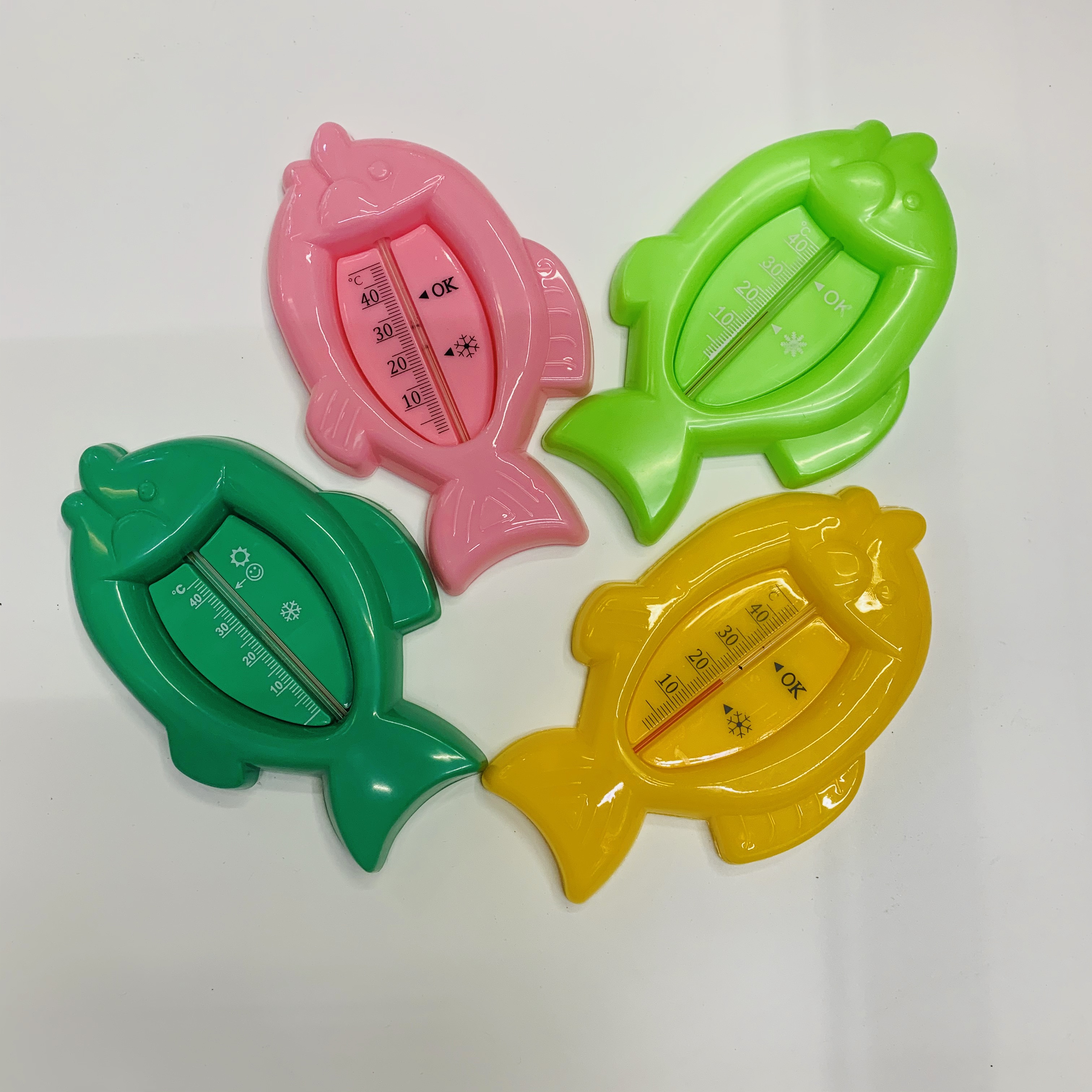 Big Fish cartoon plastic thermometer. Fish tank, bathing Application Scenario