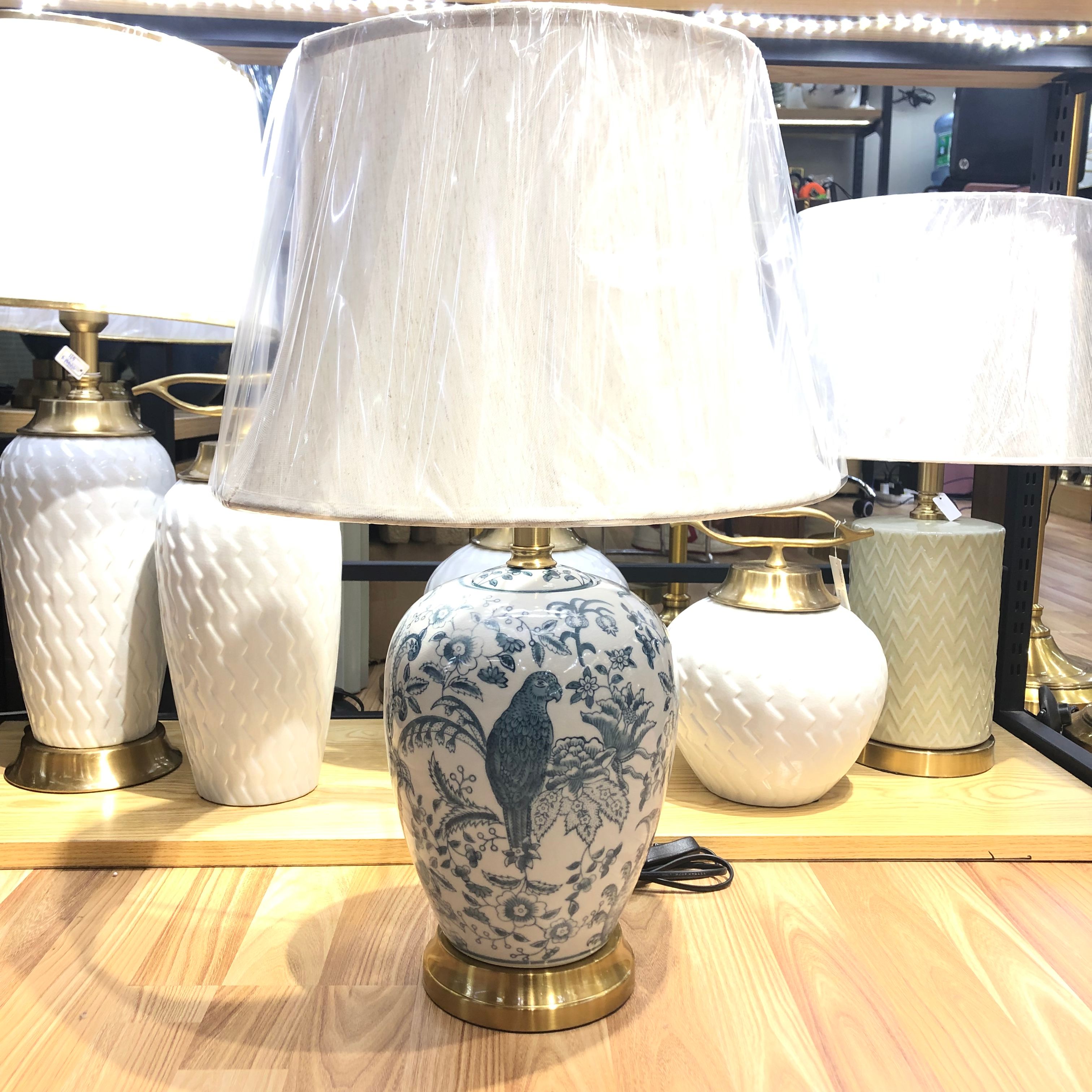 北欧轻奢美式陶瓷台灯卧室床头灯温馨创意简约现代家用客厅LM002