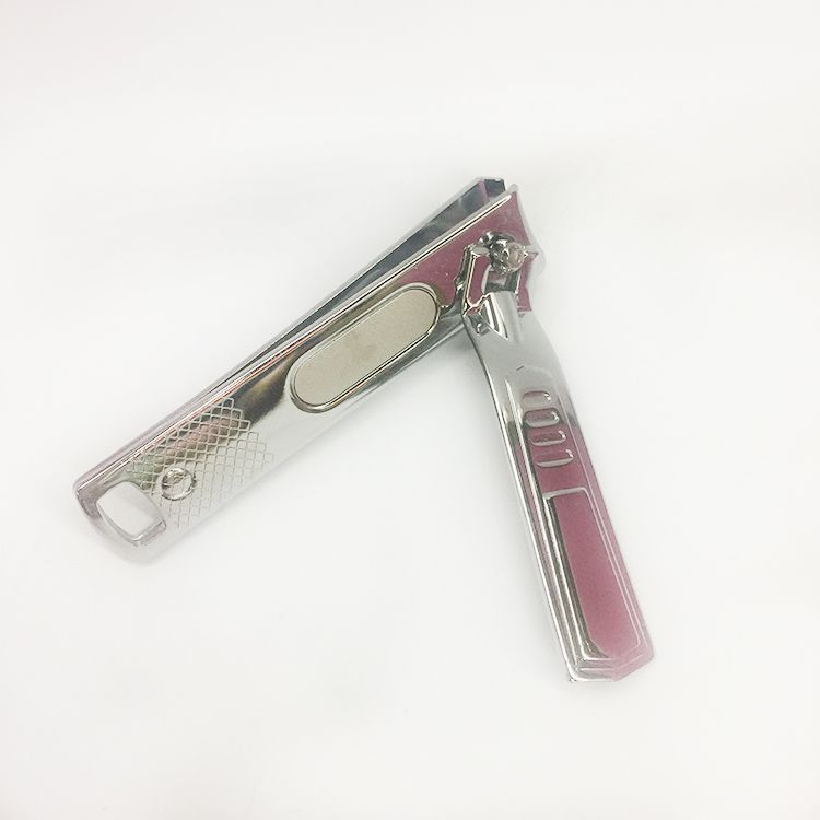 Japanese-american strong man large-sized nail clippers, nail knives, nail clippers QRT6232 with nail file Application Scenario
