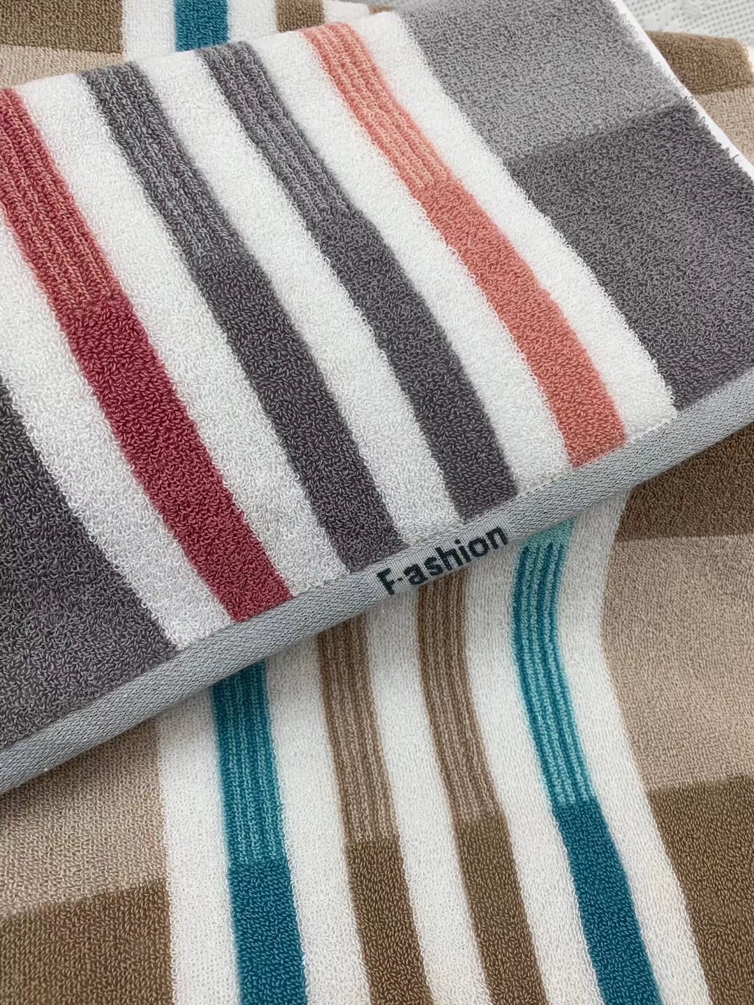 Striped towel Item Picture