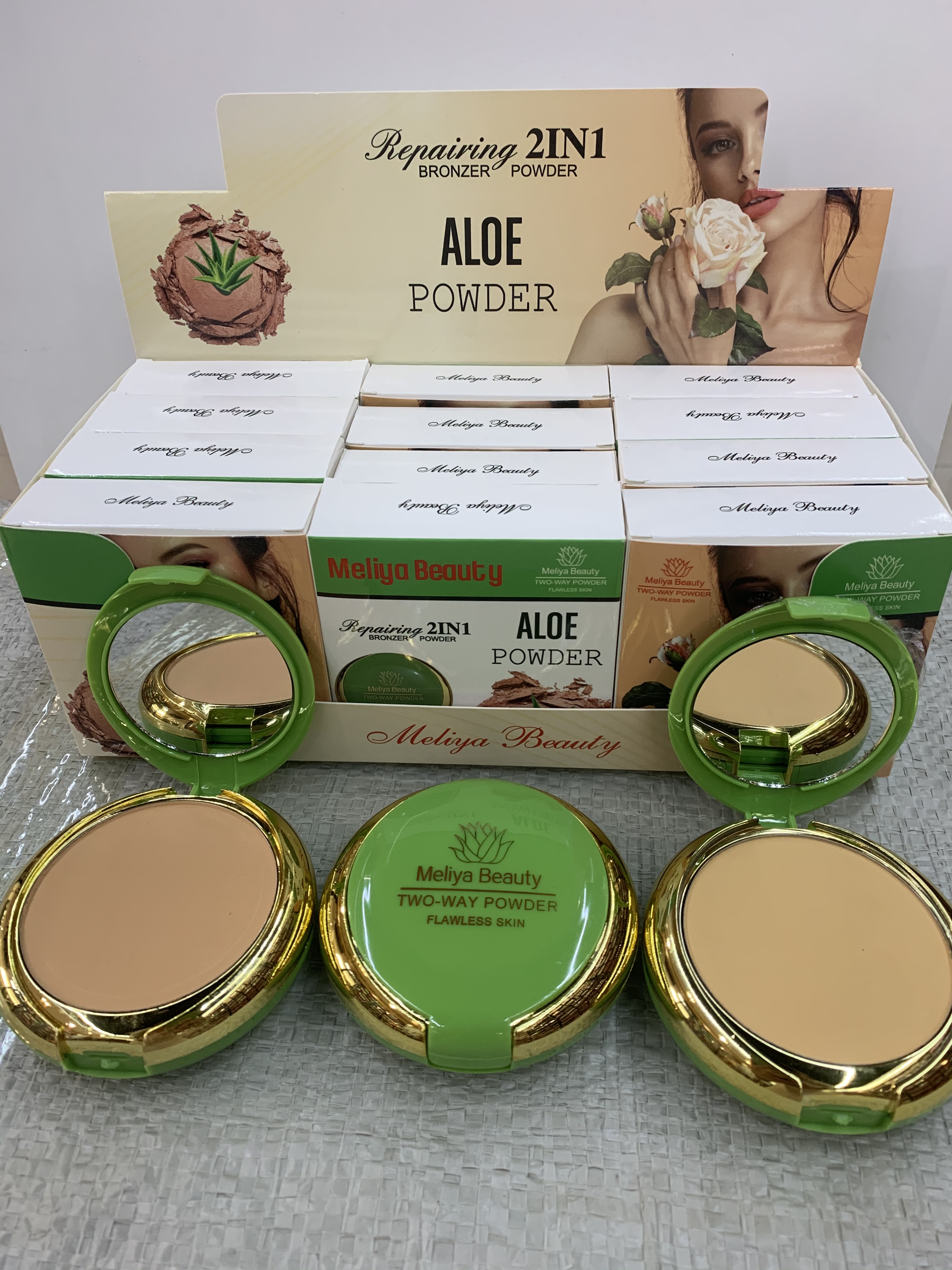 雪莉尔MEliyabeauty 新的芦荟粉饼 双层 外贸彩妆批发白底实物图