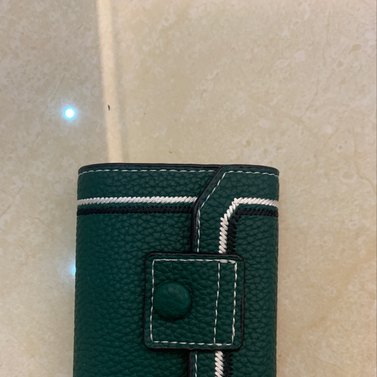 The new card case is green details Picture