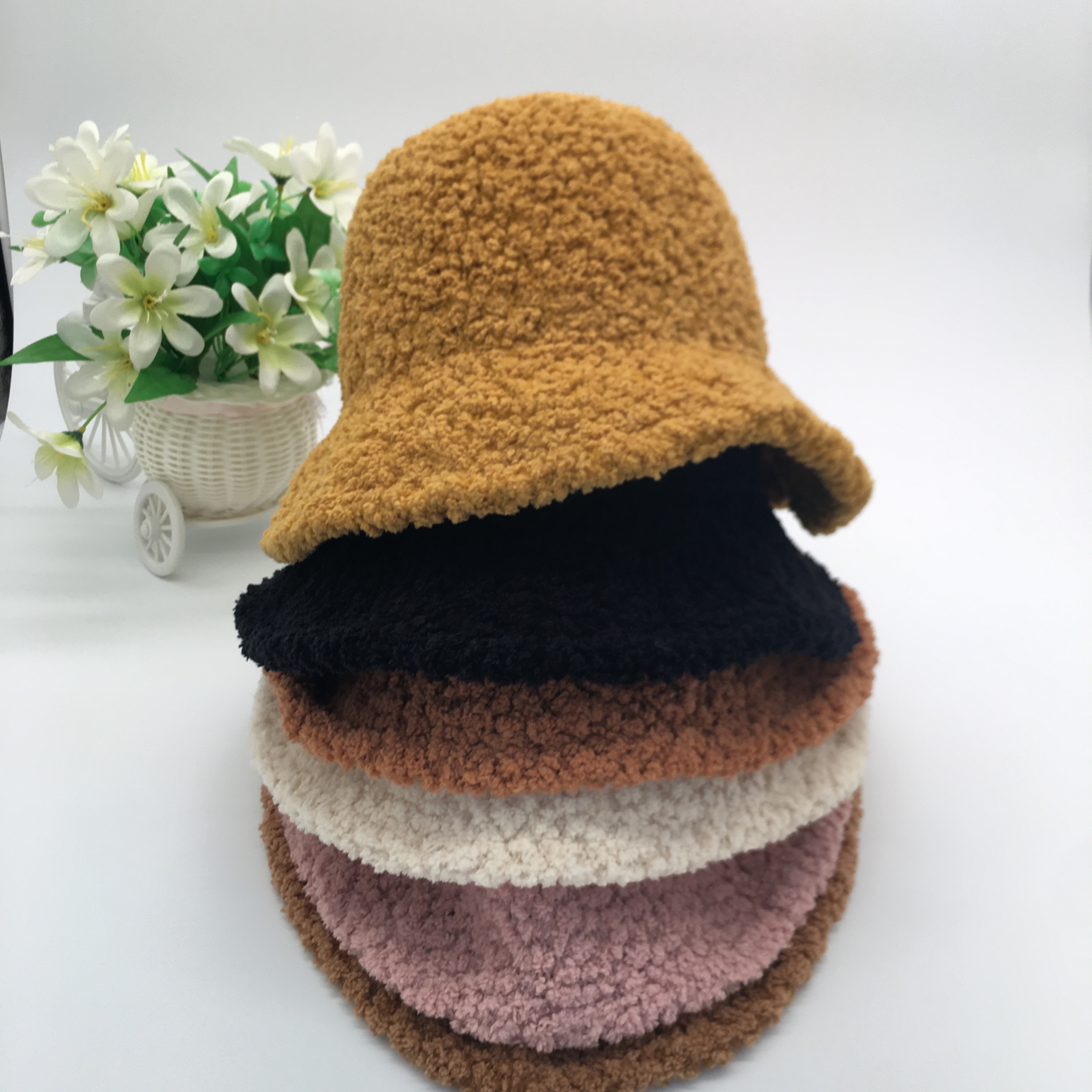 New lambskin faux lambskin fisherman hat for autumn and winter, a fashionable and trendy hat for autumn and winter undefined