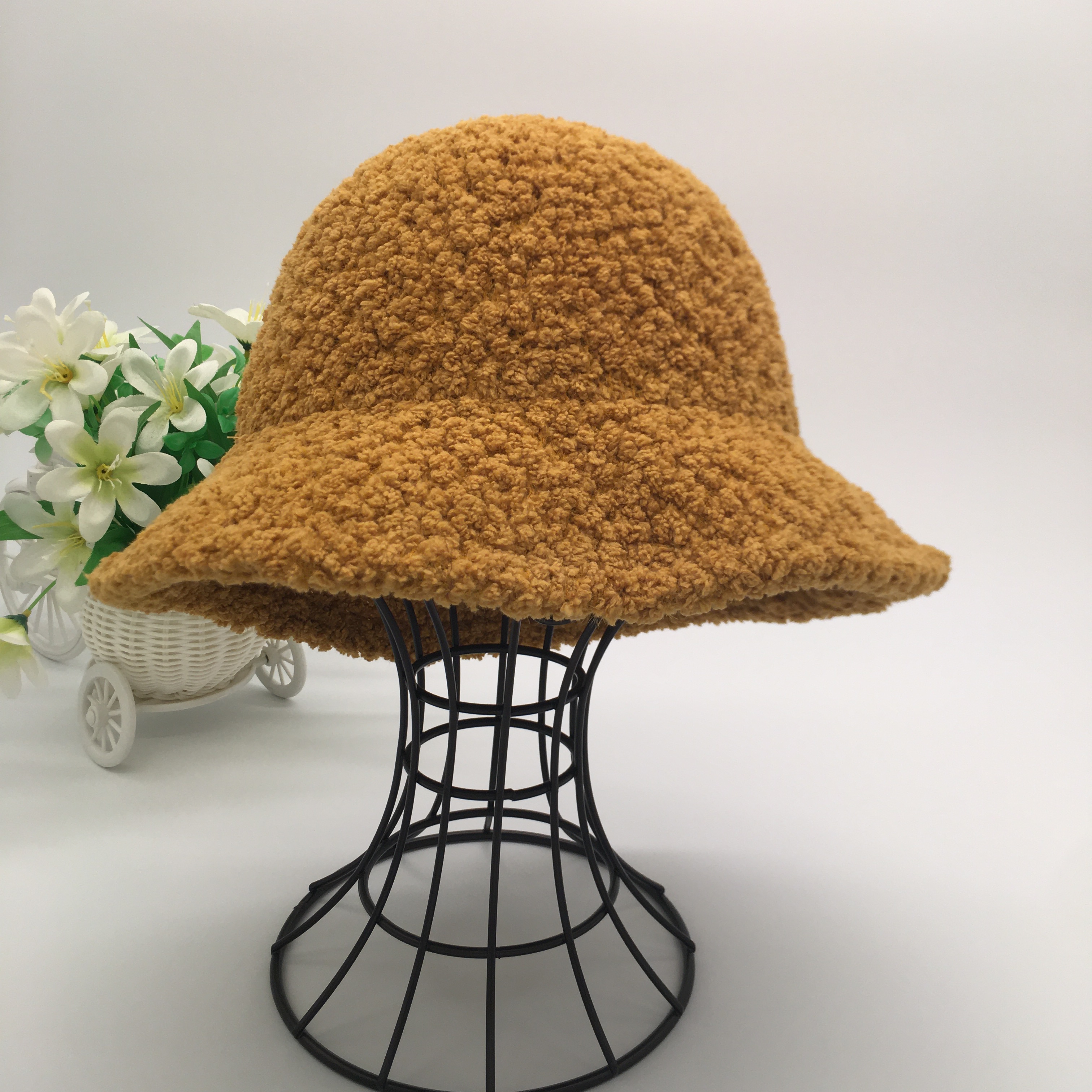 New lambskin faux lambskin fisherman hat for autumn and winter, a fashionable and trendy hat for autumn and winter Item Picture