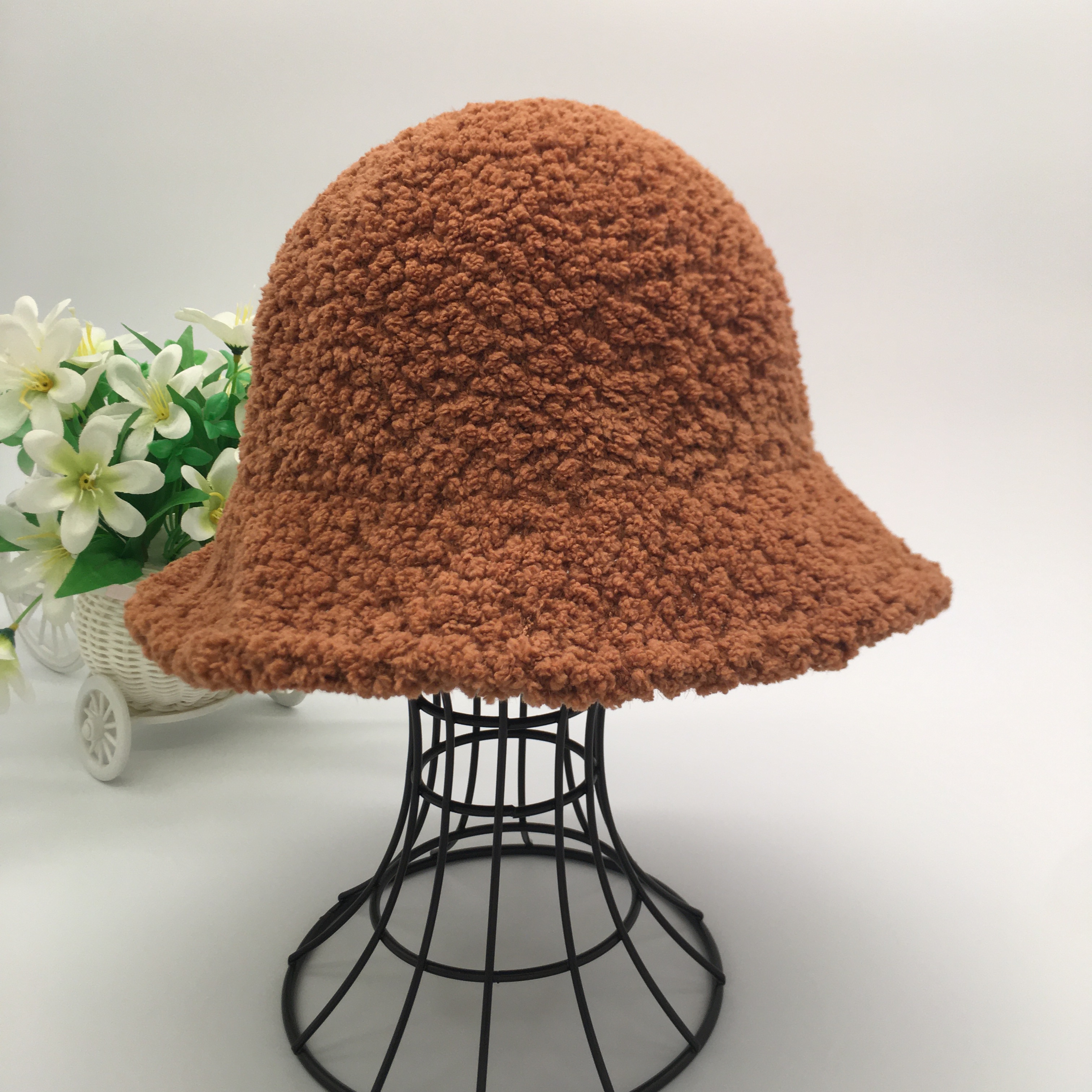 New lambskin faux lambskin fisherman hat for autumn and winter, a fashionable and trendy hat for autumn and winter Specification image